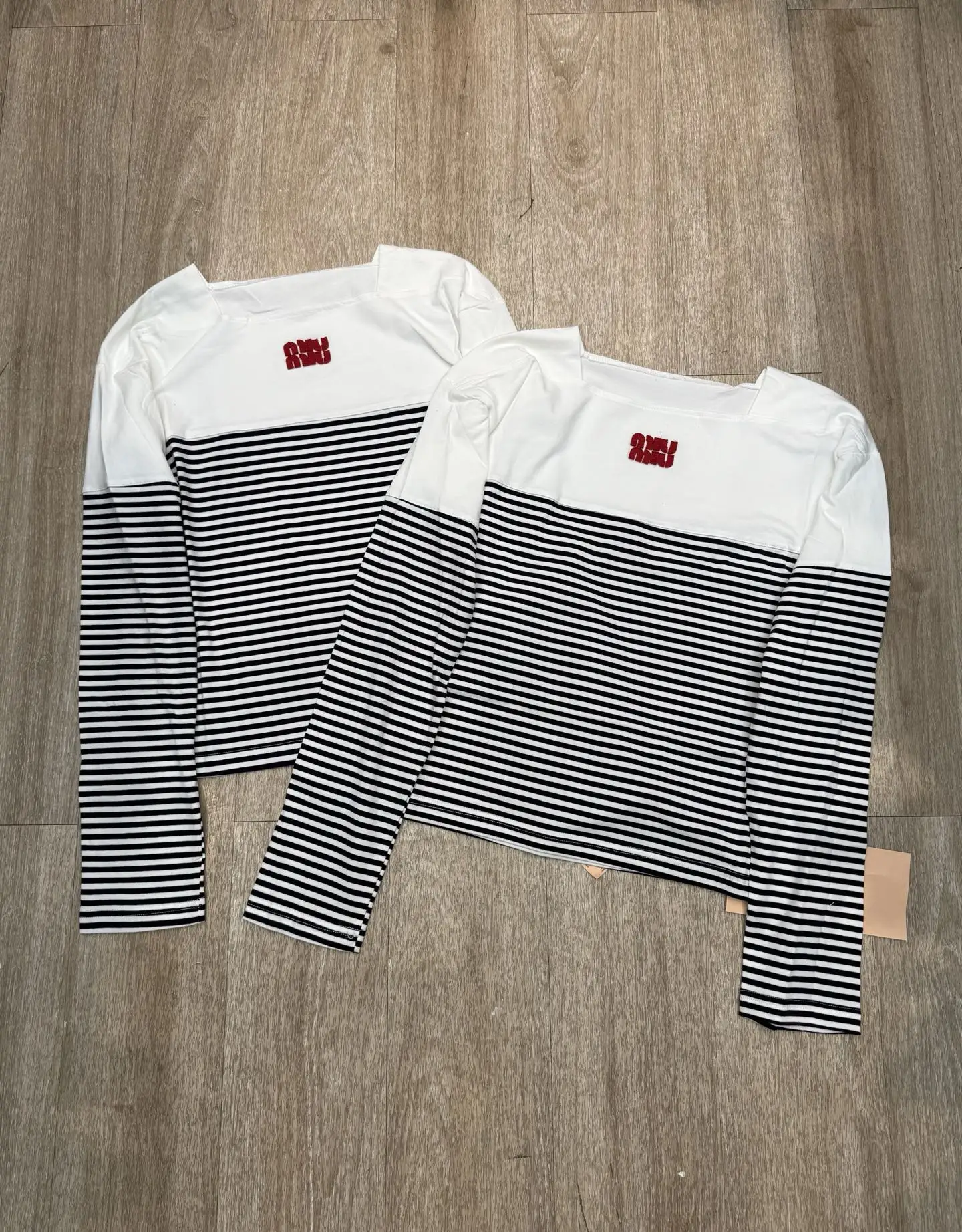 Embroidered Striped Long-Sleeve T-Shirt D6515673
