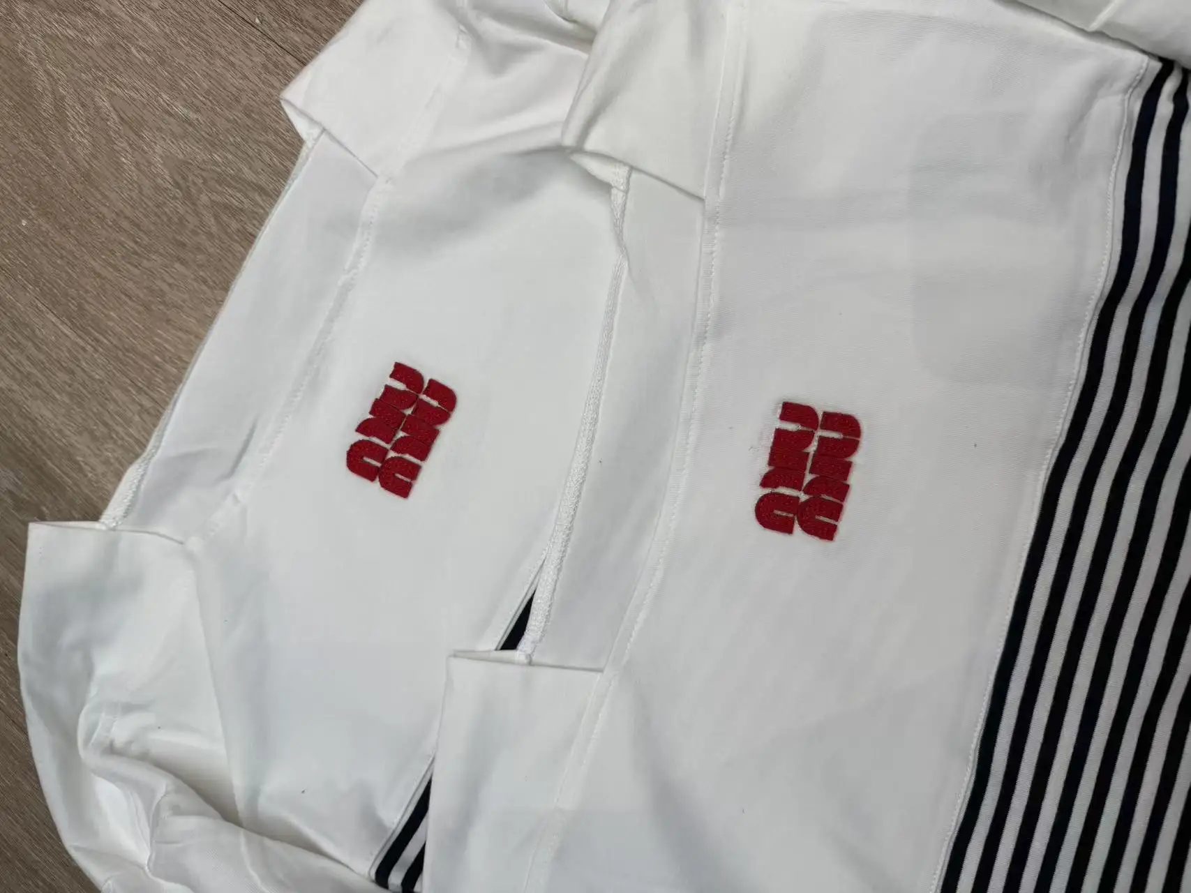 Embroidered Striped Long-Sleeve T-Shirt D6515673 — view 3