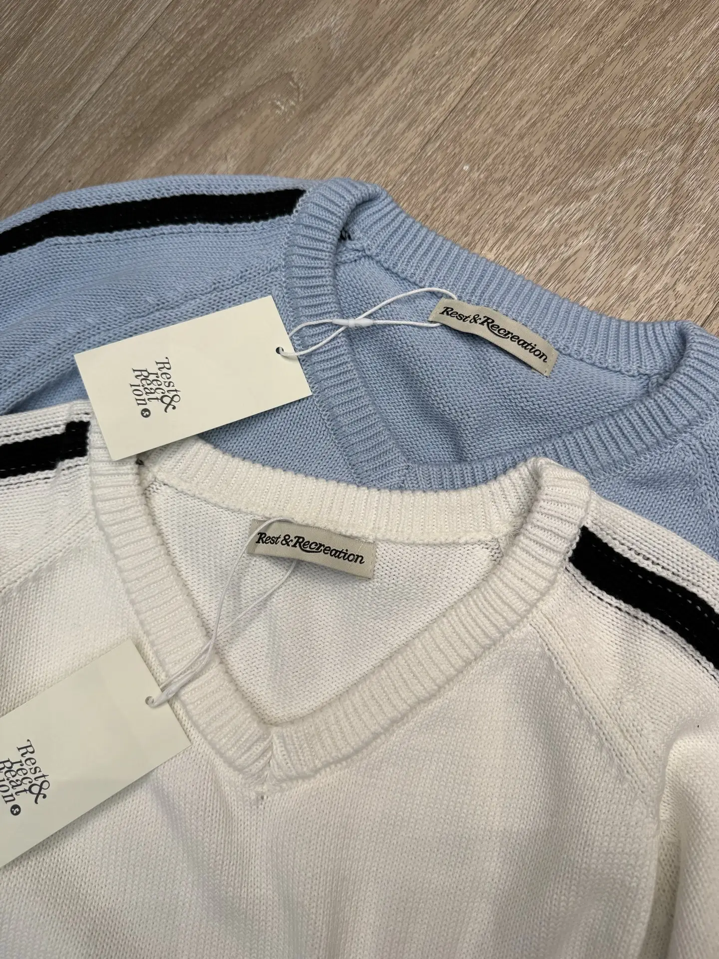 Embroidered V-Neck Striped Knit Sweater D7915674 — view 3