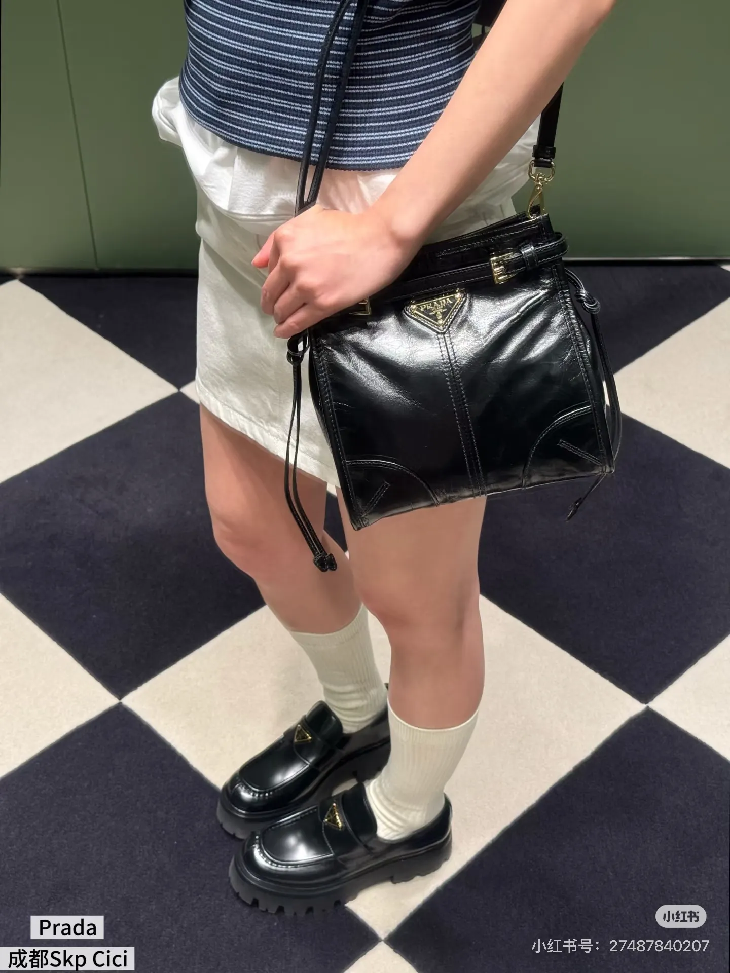 Soft Lux Leather Crossbody Bag D31017912