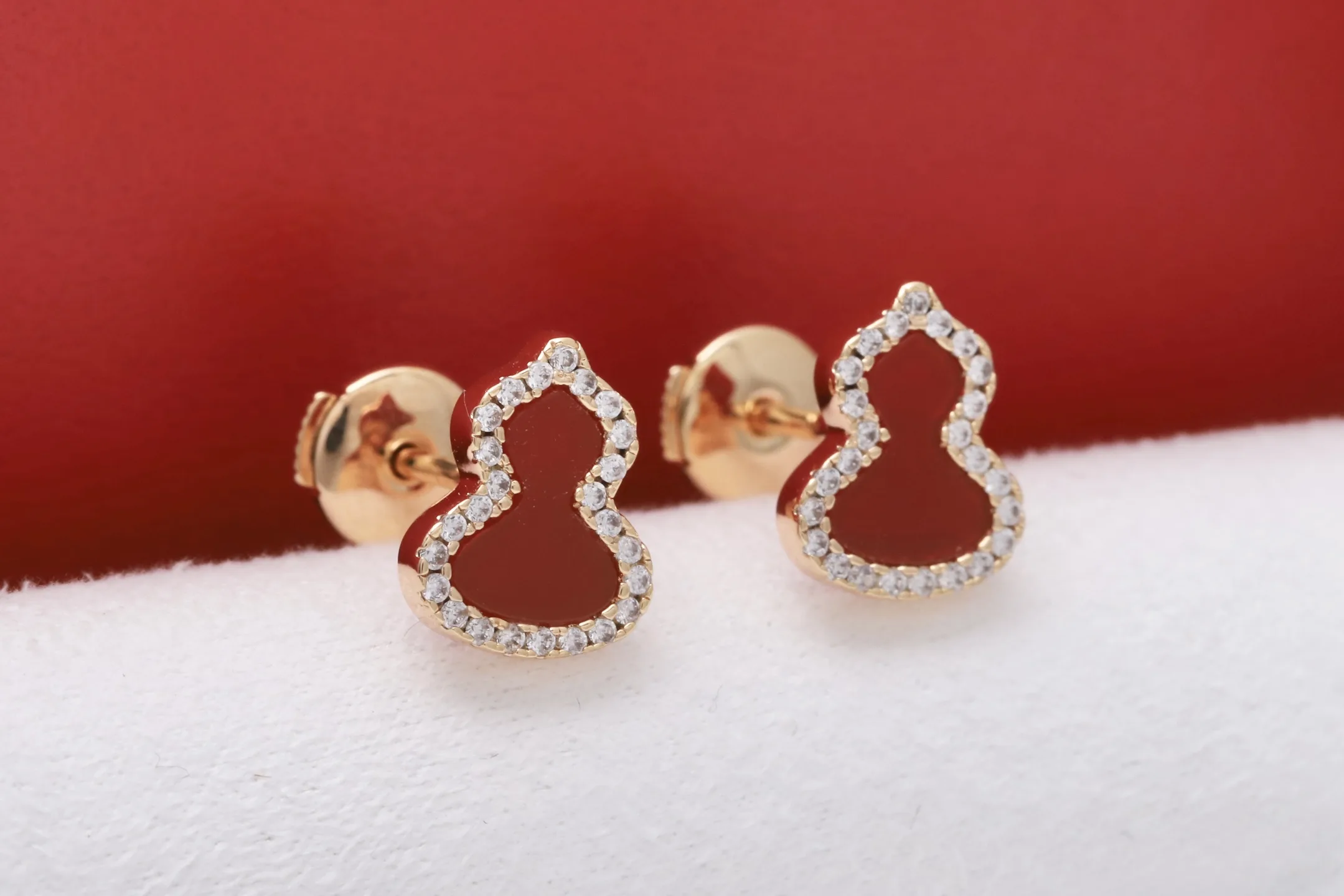 Wulu Red Agate Stud Earrings (Gold-Plated Brass) D15517125 — view 5