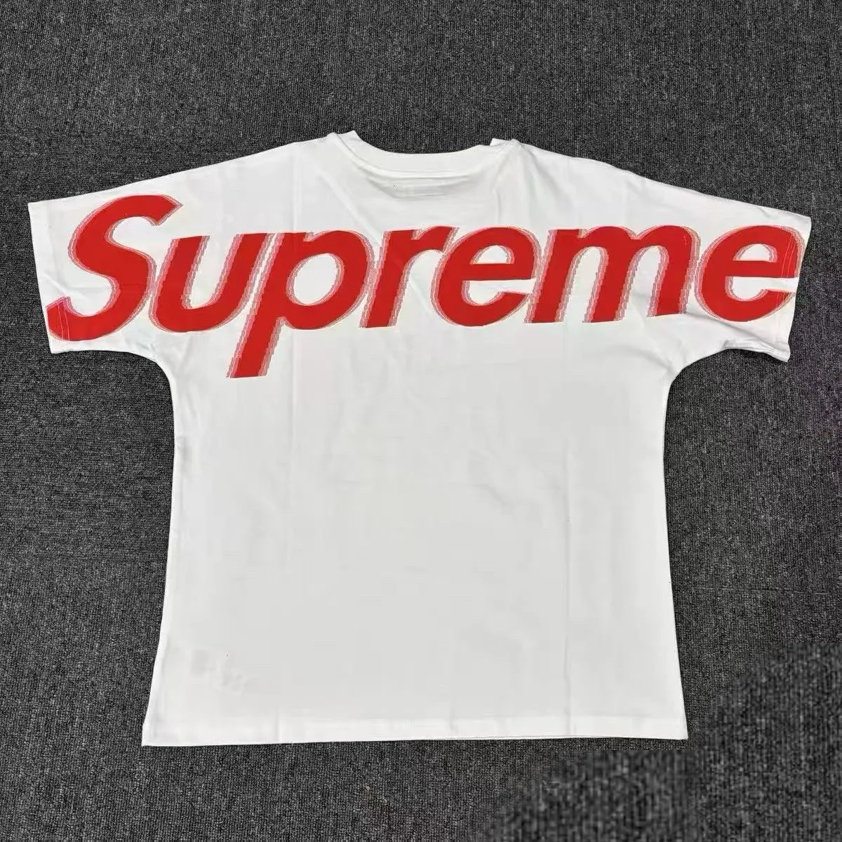 Supreme Back Logo Graphic T-Shirt D4215388 — view 2