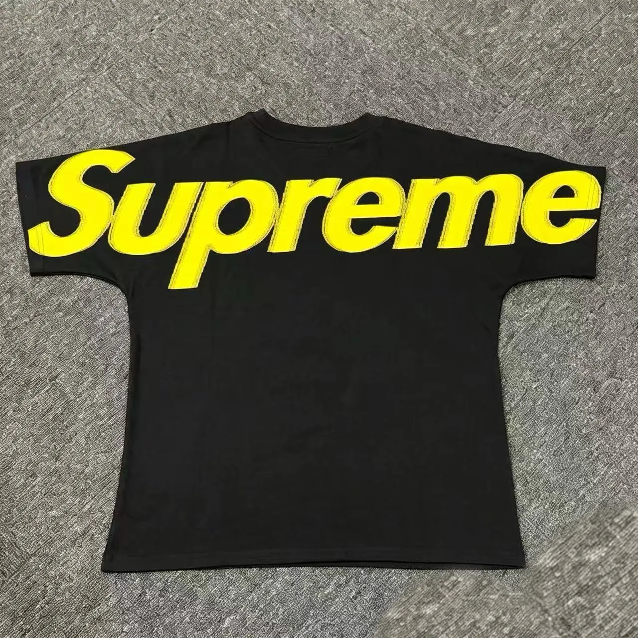 Supreme Back Logo Graphic T-Shirt D4215388 — view 5