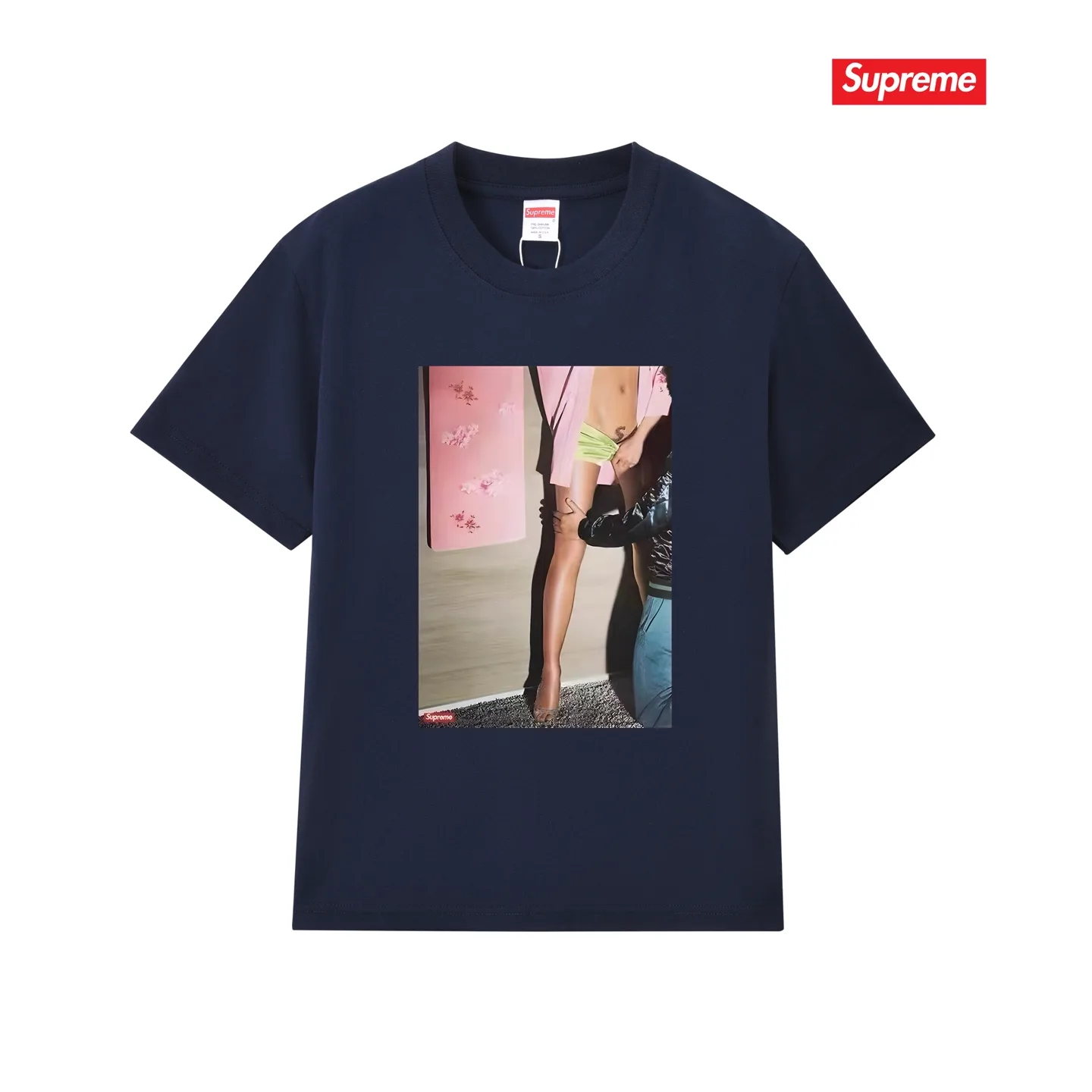 Supreme Model Graphic Print T-Shirt D4015364 — view 9