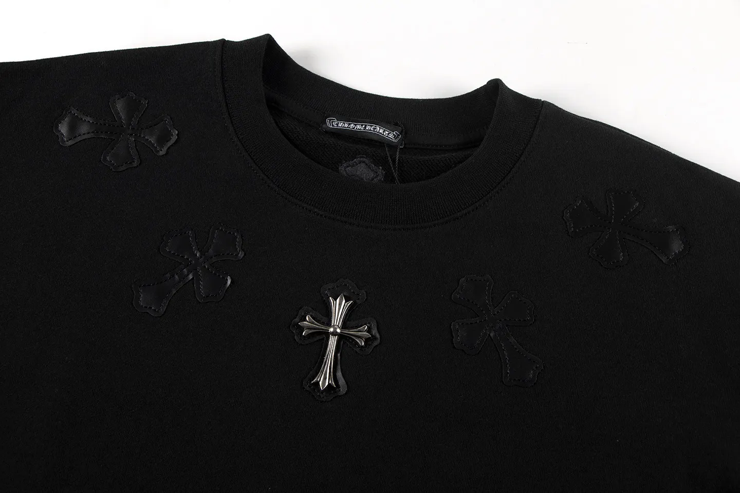 Leather Cross Patch Crew-Neck Sweatshirt D9515540 — view 6
