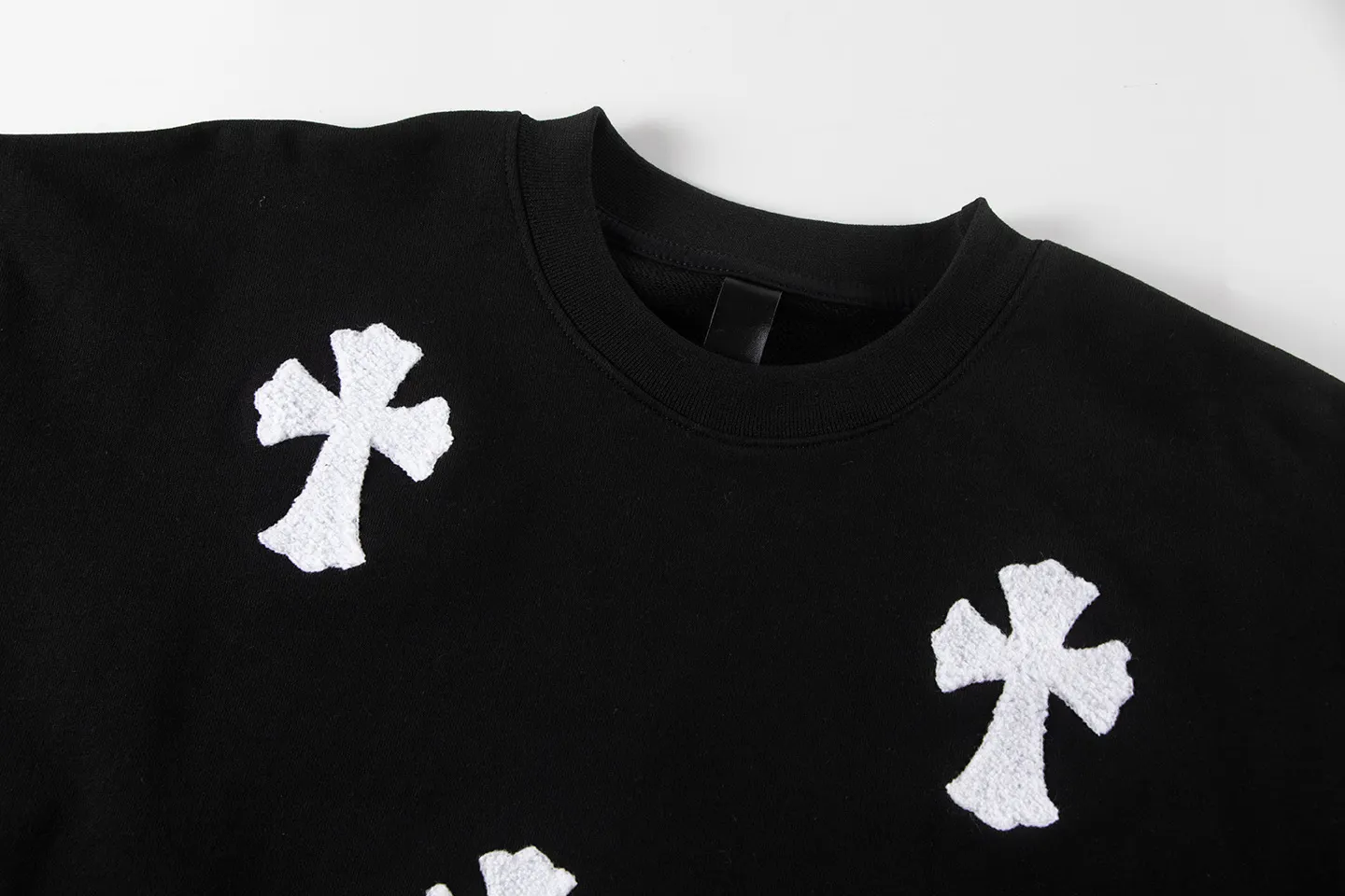 Cross Patch Chenille Embroidered Sweatshirt D10515525 — view 8