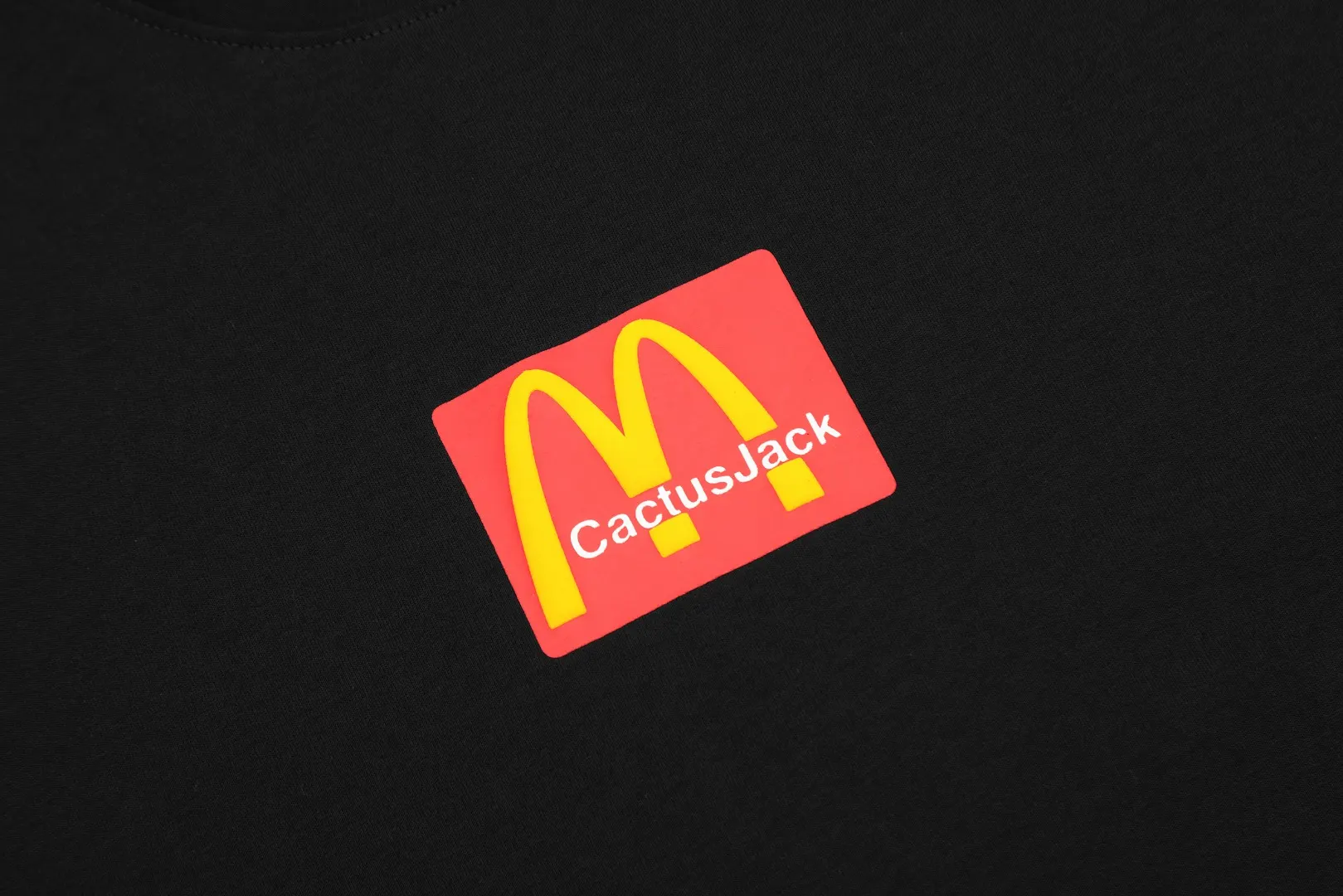 Cactus Jack x McDonald's Puff Print T-Shirt D7911535 — view 7