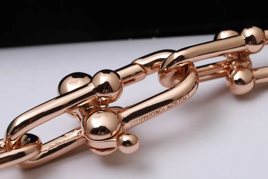 HardWear Graduated Link Necklace in 18K Rose Gold with Diamonds D24017562 — view 7