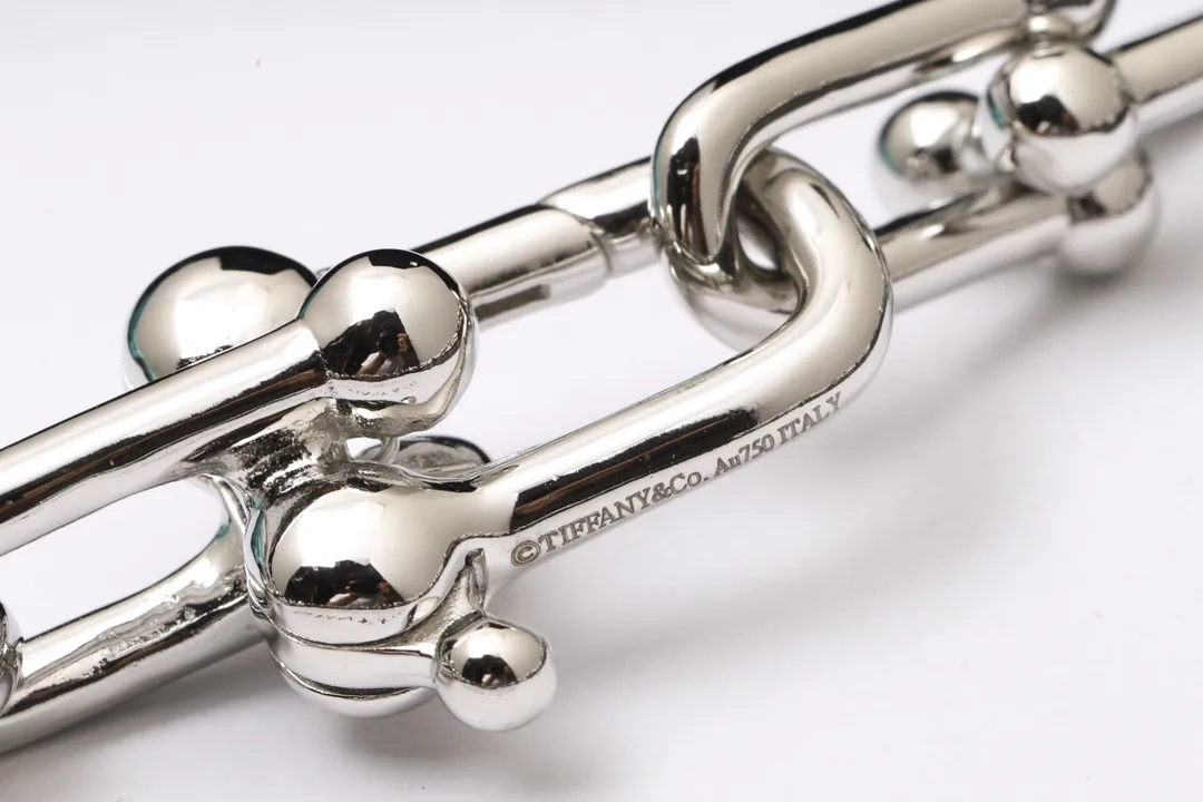 HardWear Graduated Link Necklace in 18K White Gold D24017561 — view 7