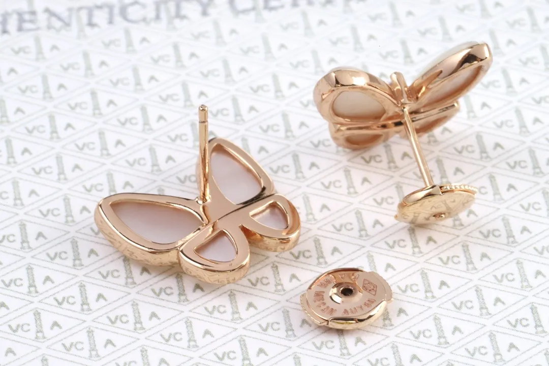 Two Butterfly Mother-of-Pearl Stud Earrings D22516930 — view 4