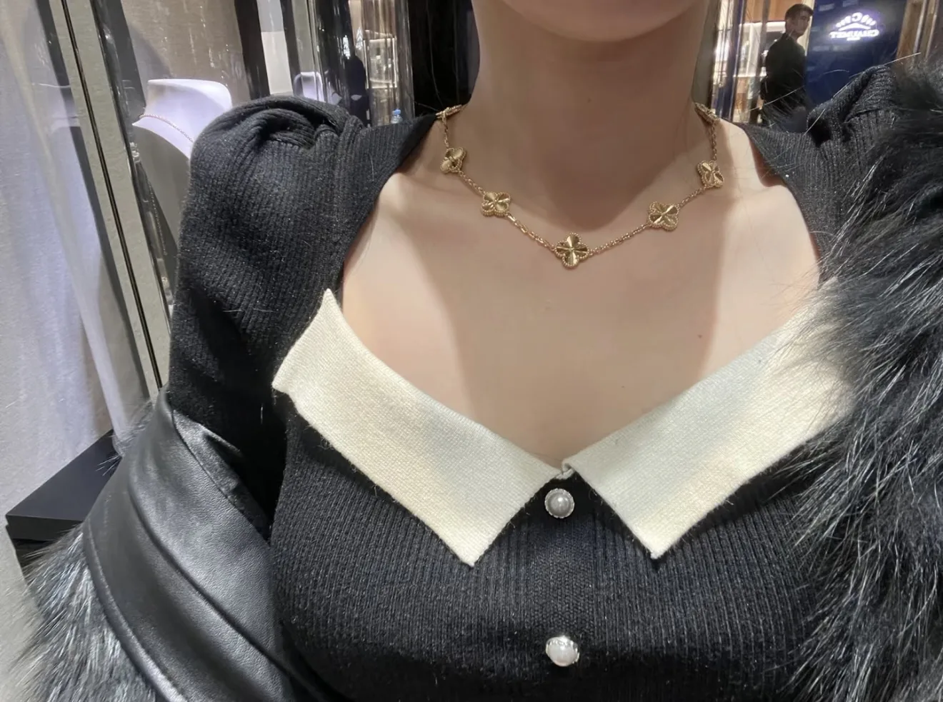 Alhambra 10-Motif Guilloché Necklace (Gold-Plated Brass) D33016582 — view 9