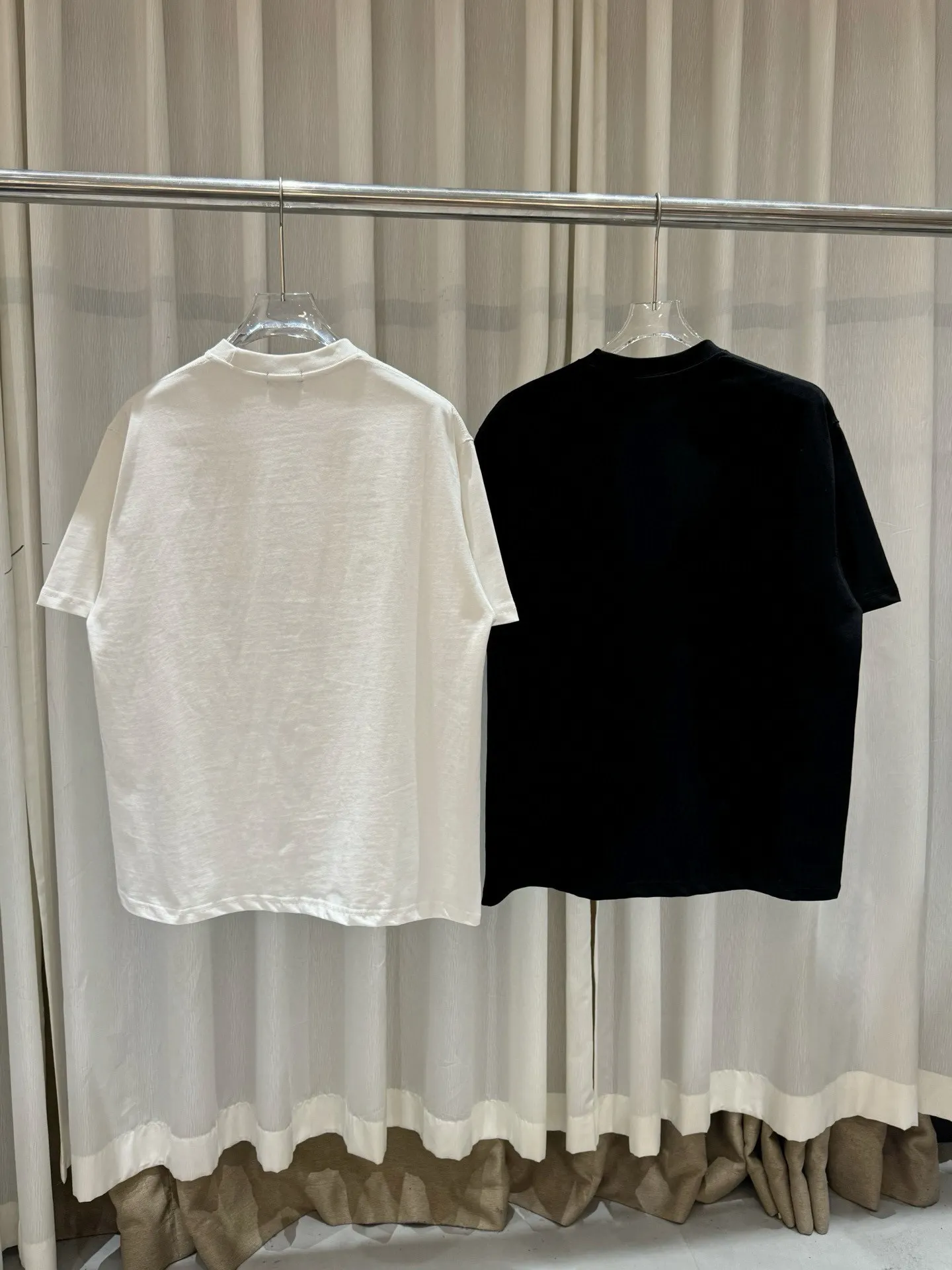 We11done Distressed Logo Oversized T-Shirt D9011457 — view 2