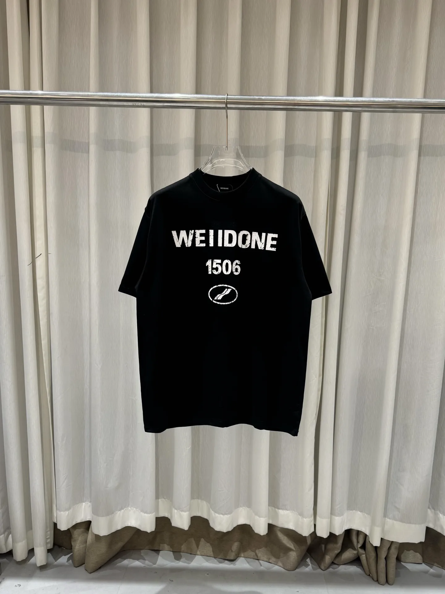 We11done Distressed Logo Oversized T-Shirt D9011457 — view 3