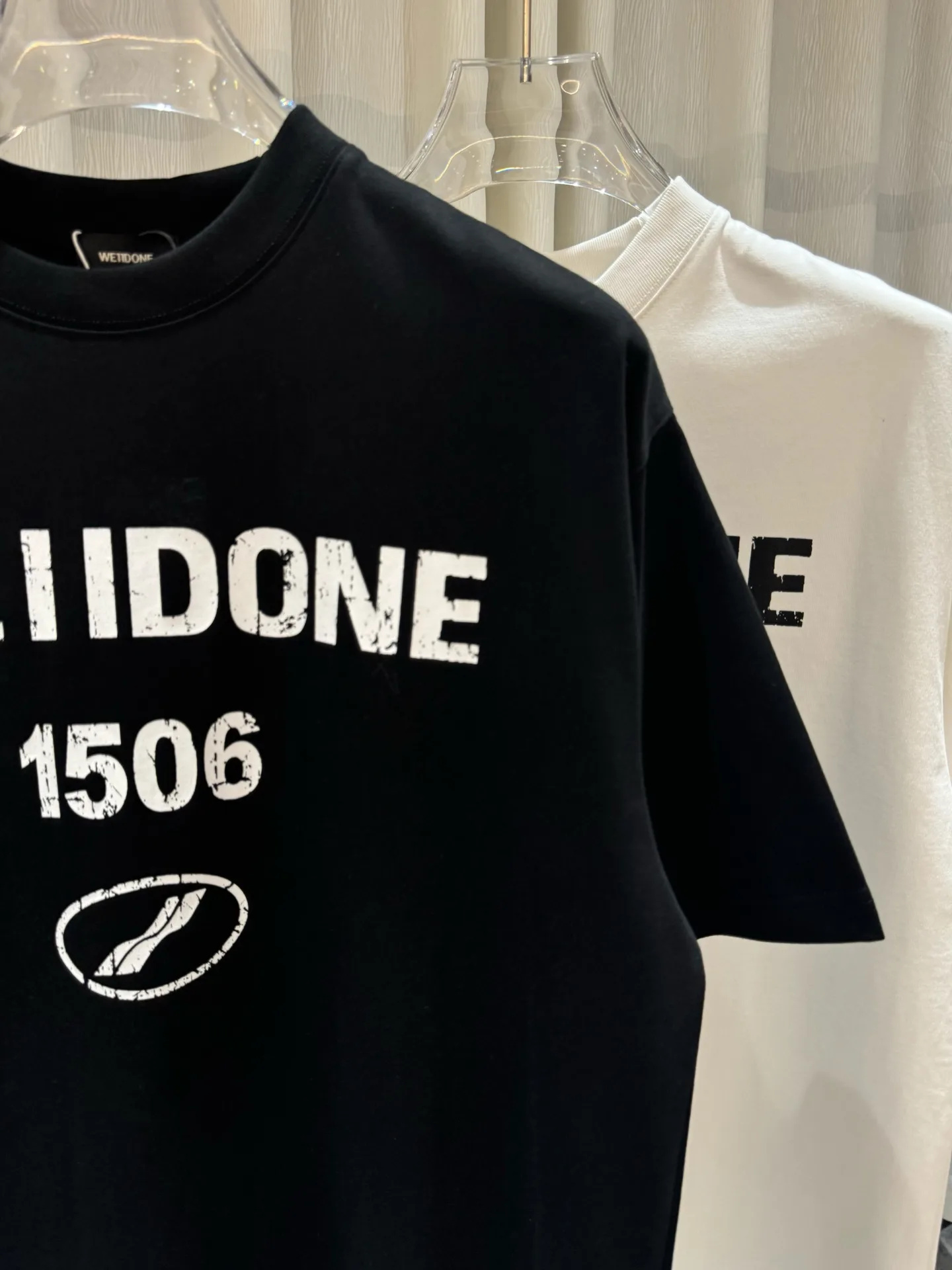 We11done Distressed Logo Oversized T-Shirt D9011457 — view 9