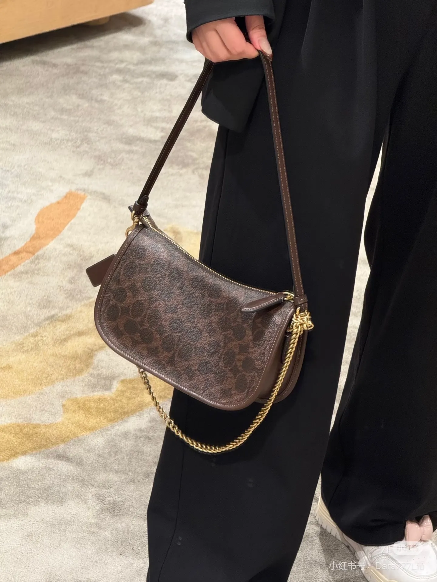 Waverly Monogram Shoulder Bag D30017938