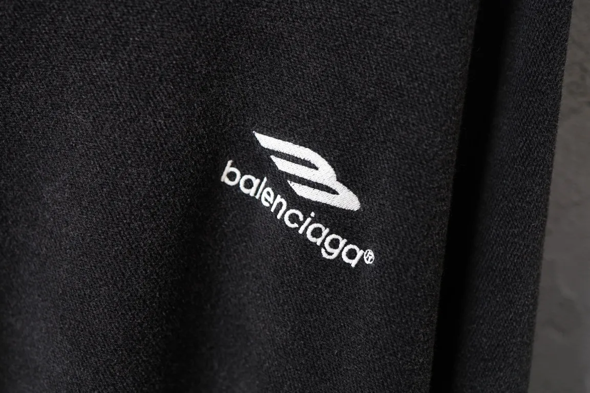 3B Logo Embroidered Inside-Out Sweatshirt D26921282 — view 3