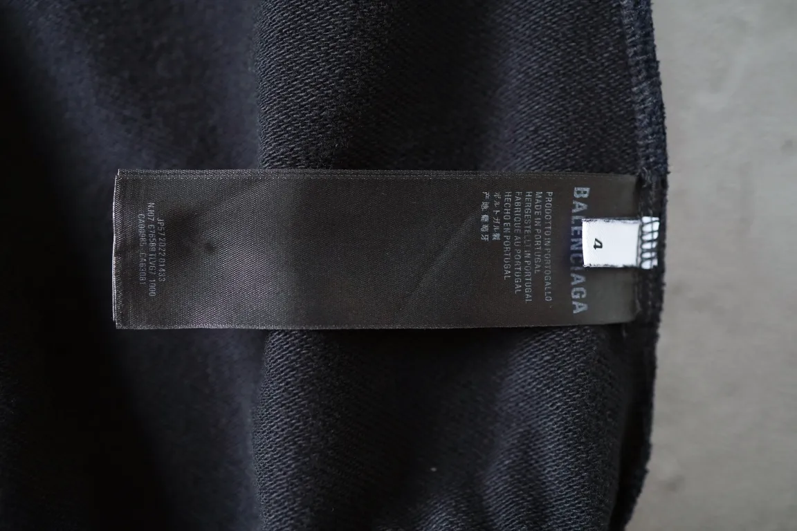 Distressed Tape Logo Zip-Up Hoodie D30921329 — view 8
