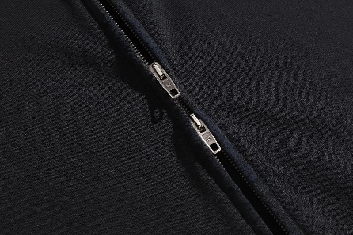 Distressed Tape Logo Zip-Up Hoodie D30921329 — view 15