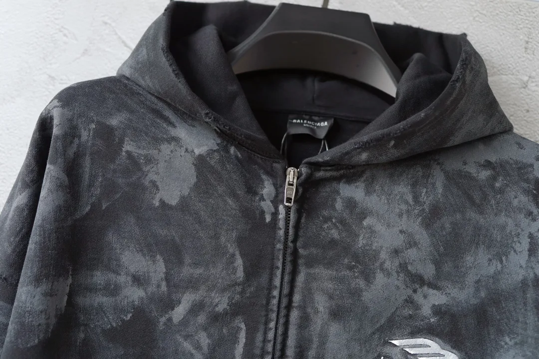 3B Logo Embroidered Mud-Wash Zip-Up Hoodie D31921335 — view 4