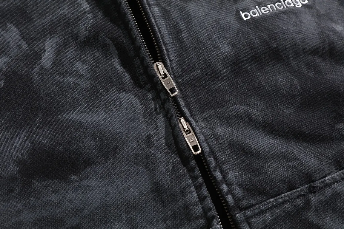 3B Logo Embroidered Mud-Wash Zip-Up Hoodie D31921335 — view 14