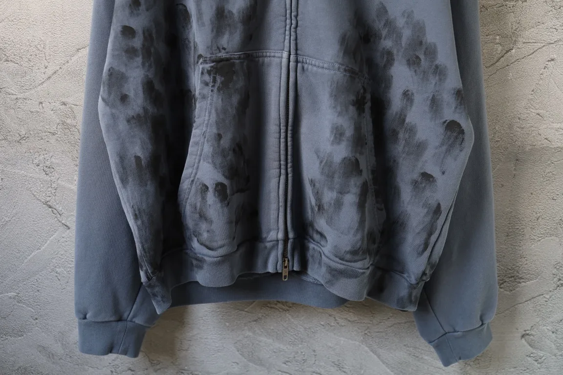 Logo Embroidered Distressed Zip-Up Hoodie D30921338 — view 3
