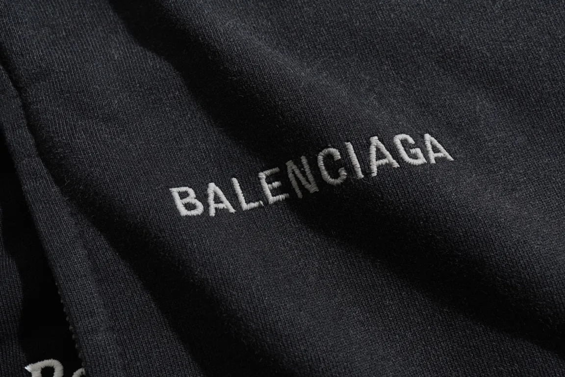 Logo-Embroidered Layered Zip-Up Hoodie D49921273 — view 3