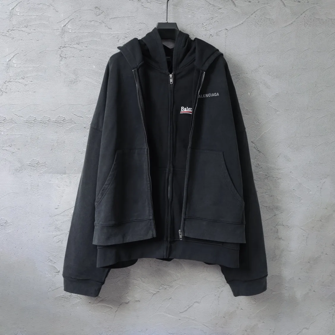 Logo-Embroidered Layered Zip-Up Hoodie D49921273 — view 10