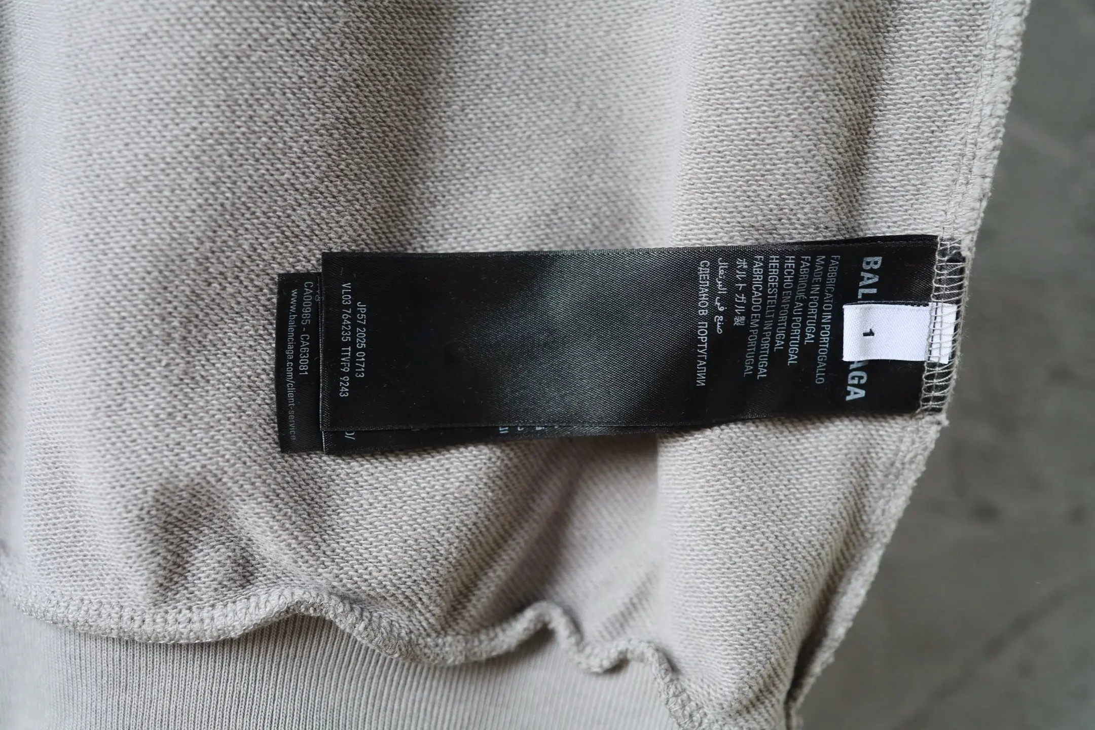 WFP Logo Print Zip-Up Hoodie D29921308 — view 9