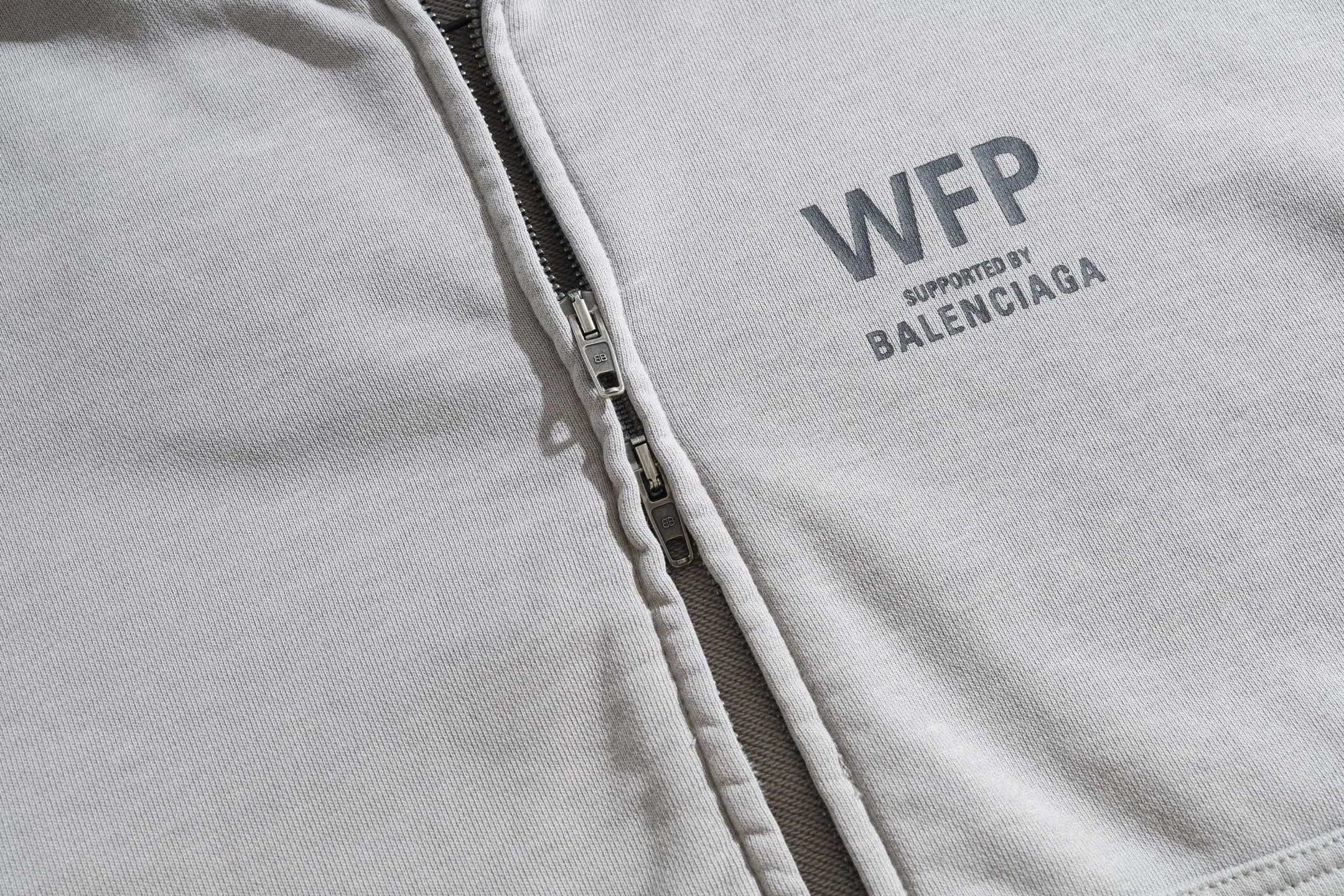 WFP Logo Print Zip-Up Hoodie D29921308 — view 13