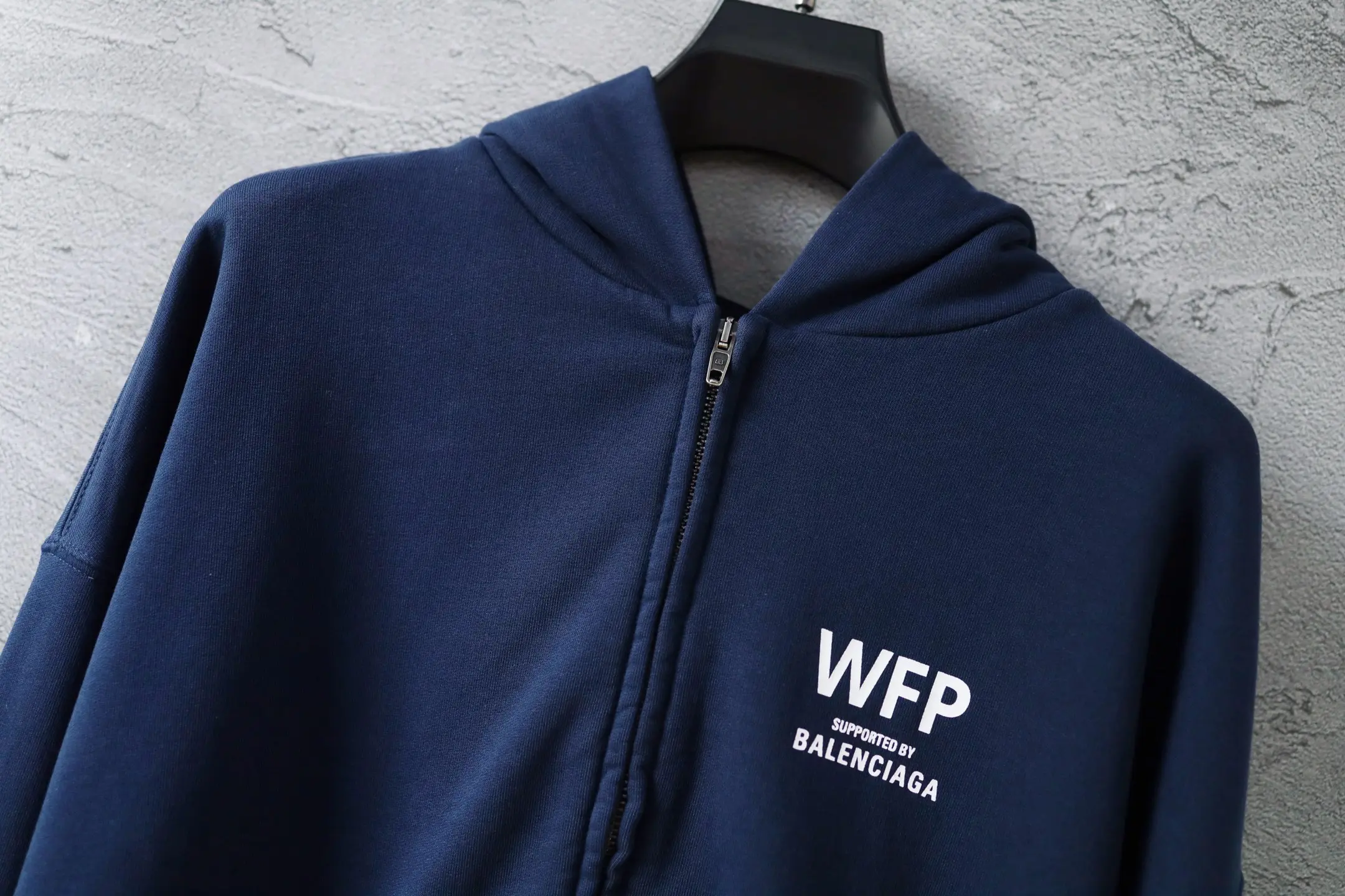 WFP Logo Print Zip-Up Hoodie D29921308 — view 21
