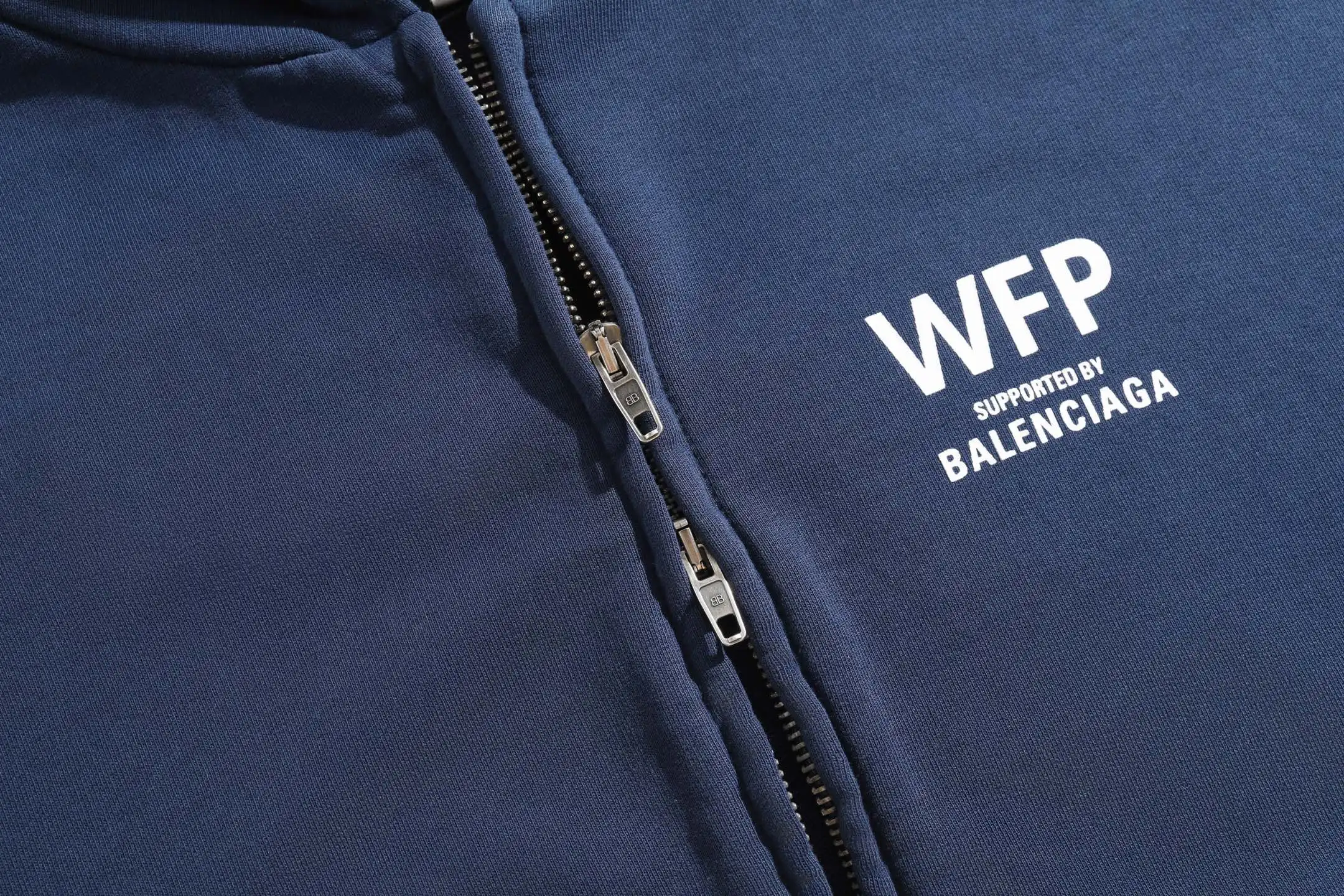 WFP Logo Print Zip-Up Hoodie D29921308 — view 34