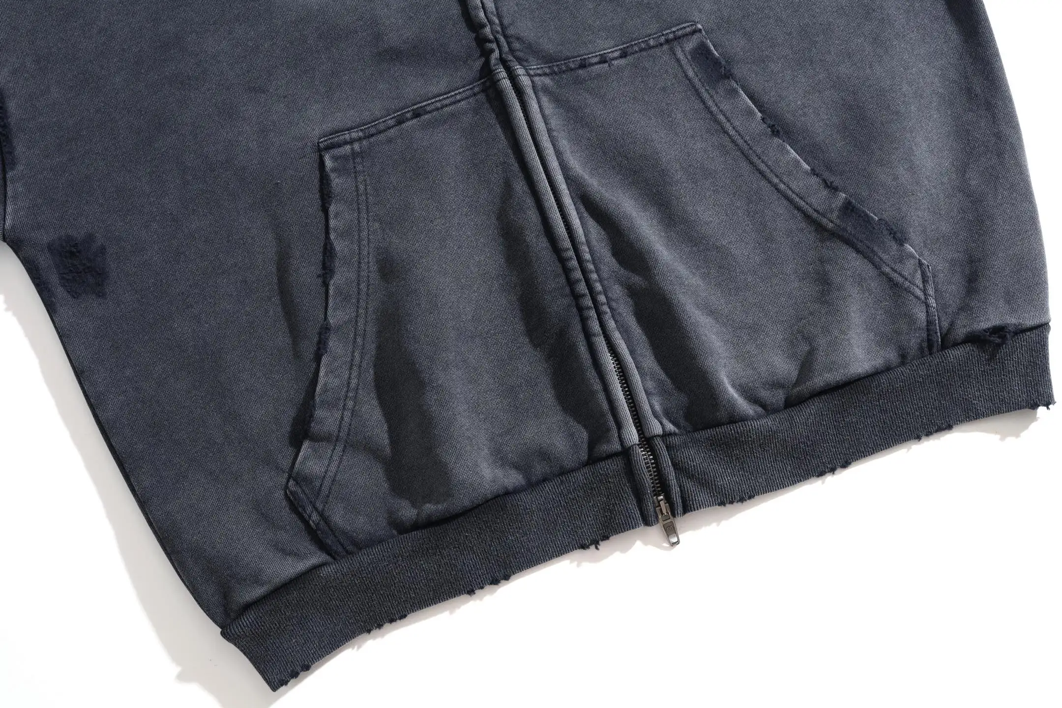 Logo Embroidered Distressed Zip-Up Hoodie D31918771 — view 5