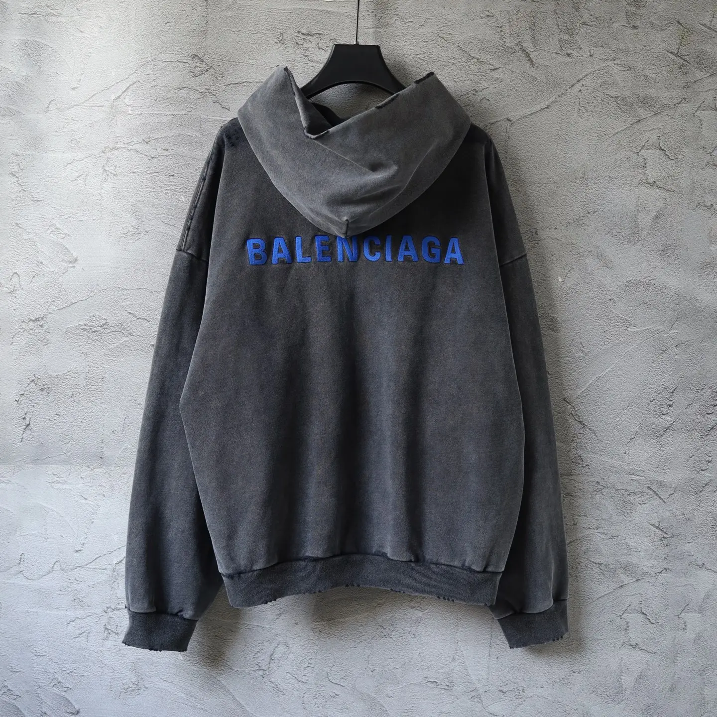 Logo Embroidered Distressed Zip-Up Hoodie D31918771 — view 11