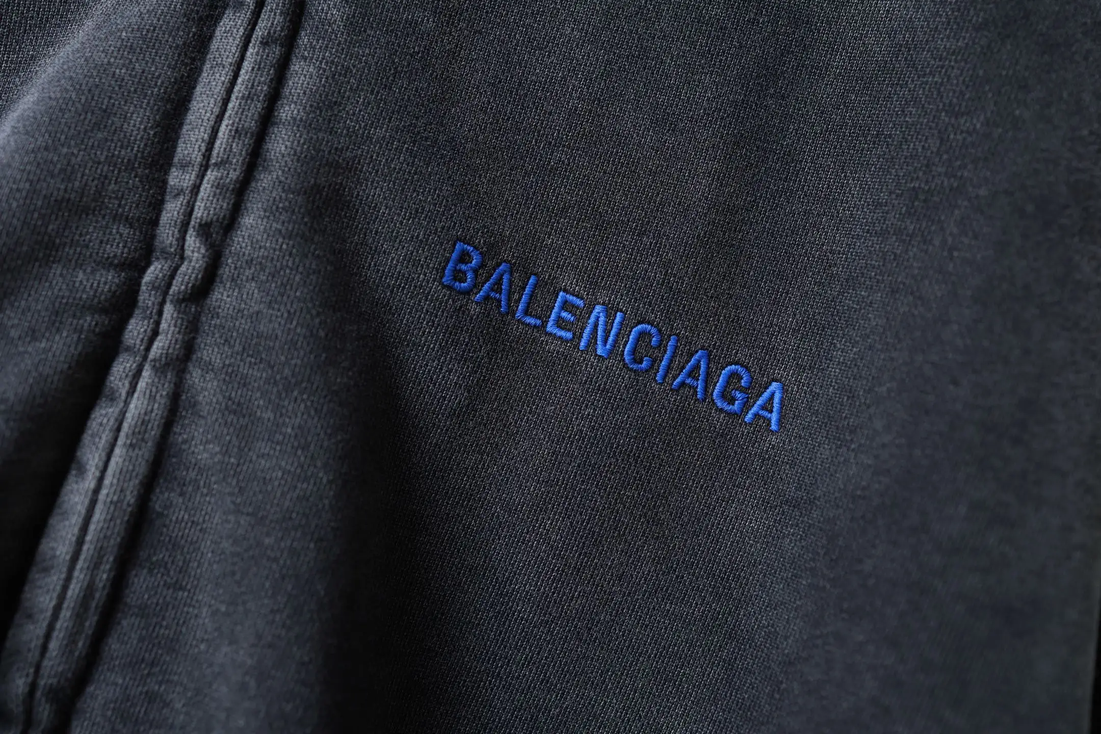 Logo Embroidered Distressed Zip-Up Hoodie D31918771 — view 14