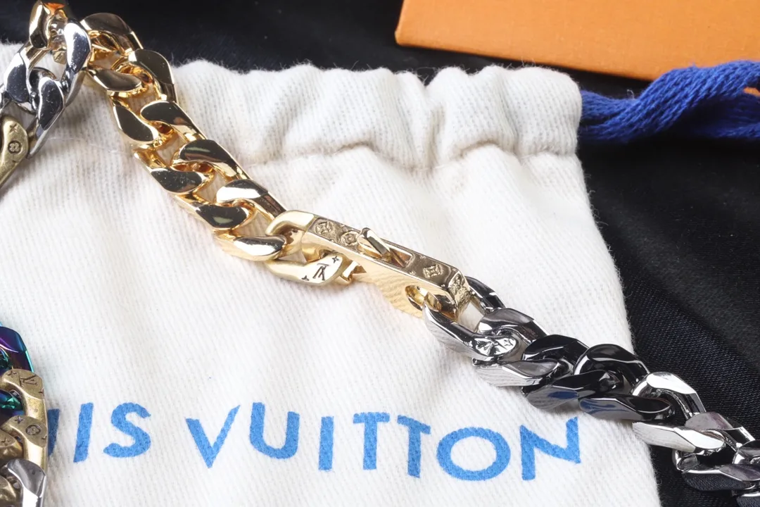 Monogram Chain Links Patches Necklace D21016752 — view 5