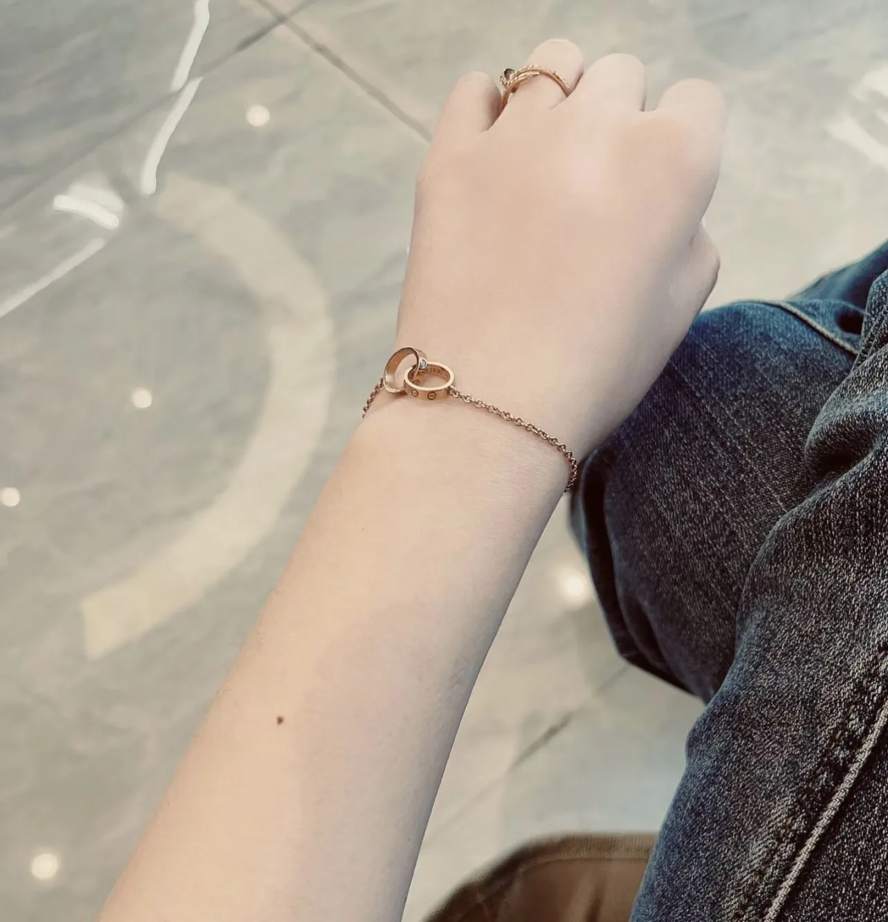 Love Interlocking Double Ring Bracelet D15016886 — view 8