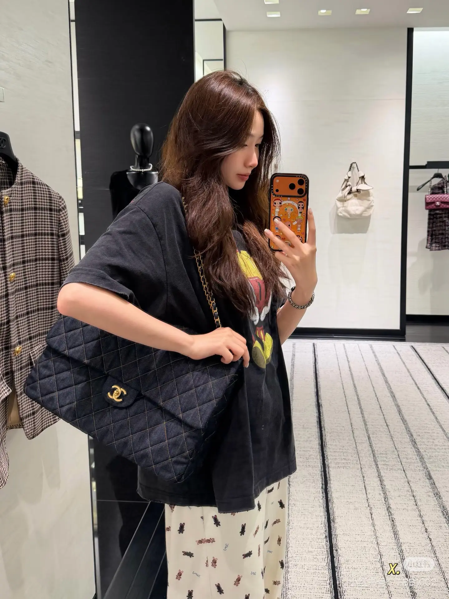 Chanel Maxi Flap Bag in Quilted Denim D36018421