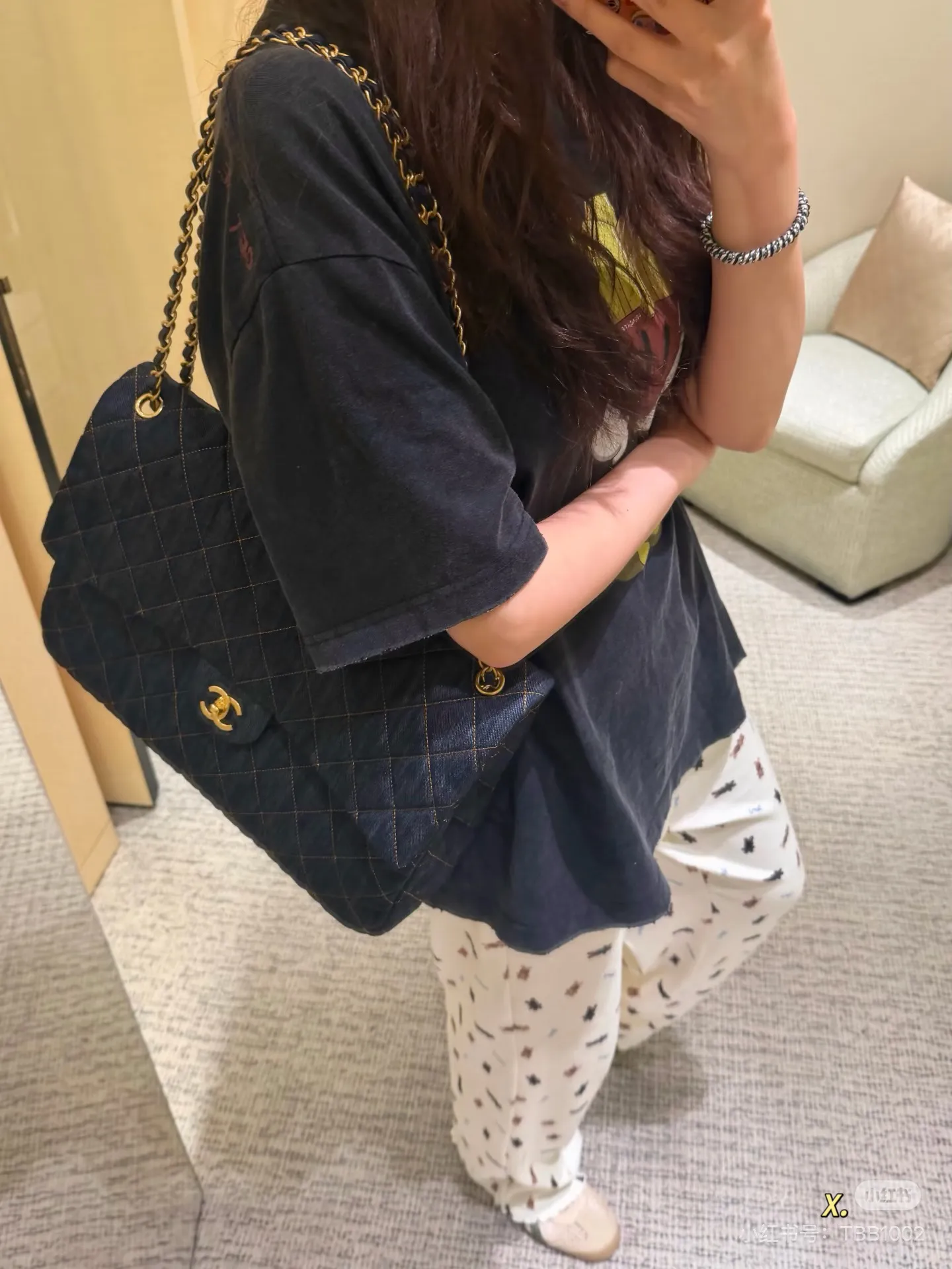Chanel Maxi Flap Bag in Quilted Denim D36018421 — view 2