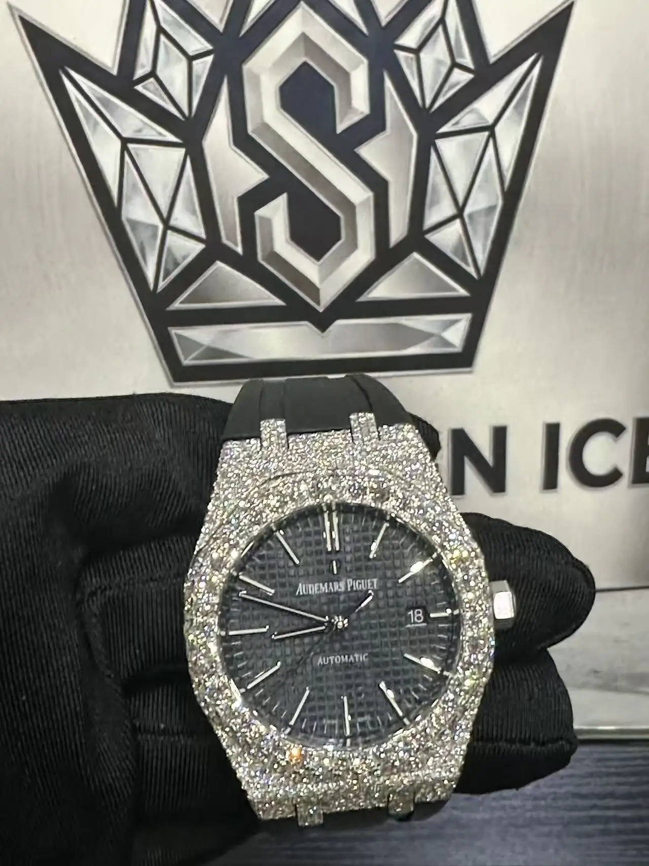 VVS Moissanite Audemars Piguet Royal Oak Collection D680018591 — view 2