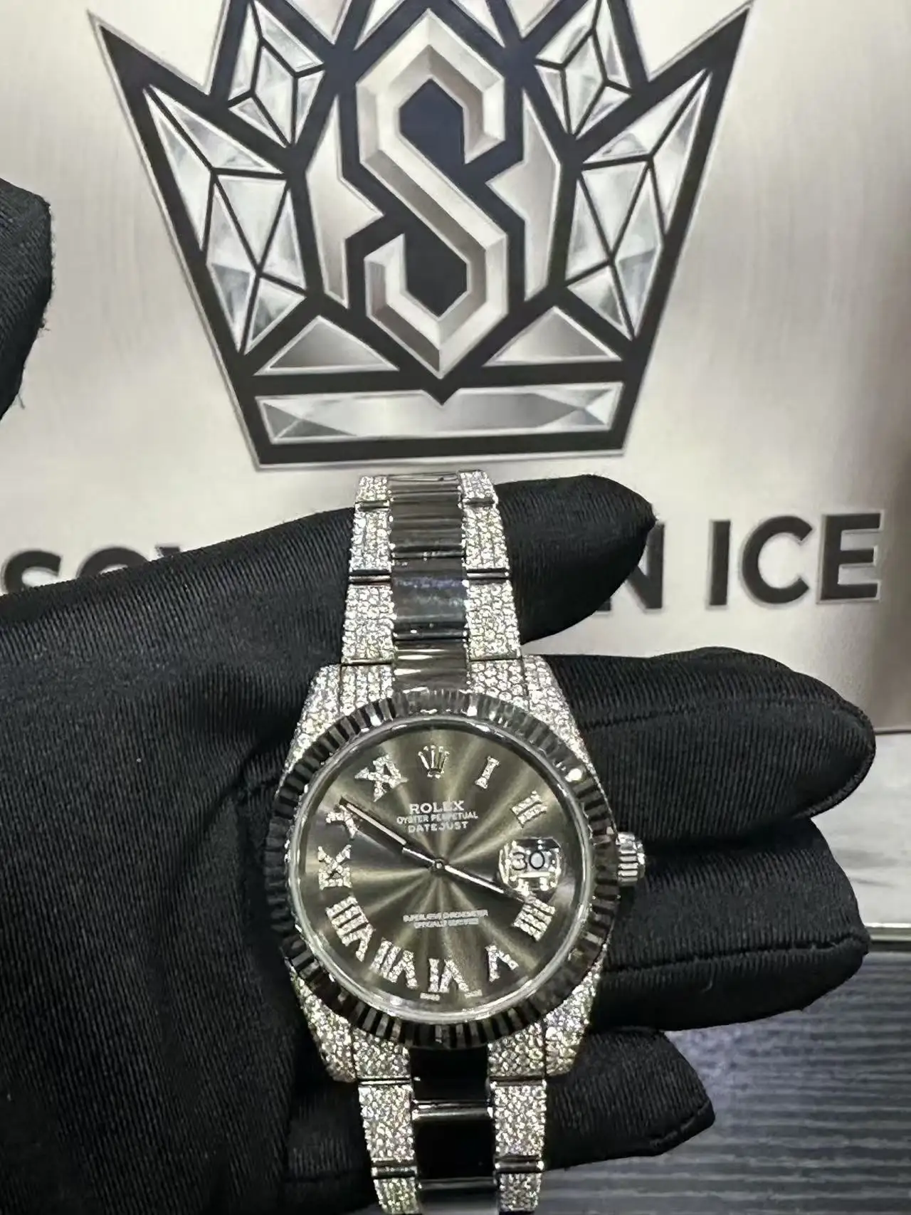Rolex Oyster Perpetual Datejust VVS Moissanite Watch D680018594 — view 2