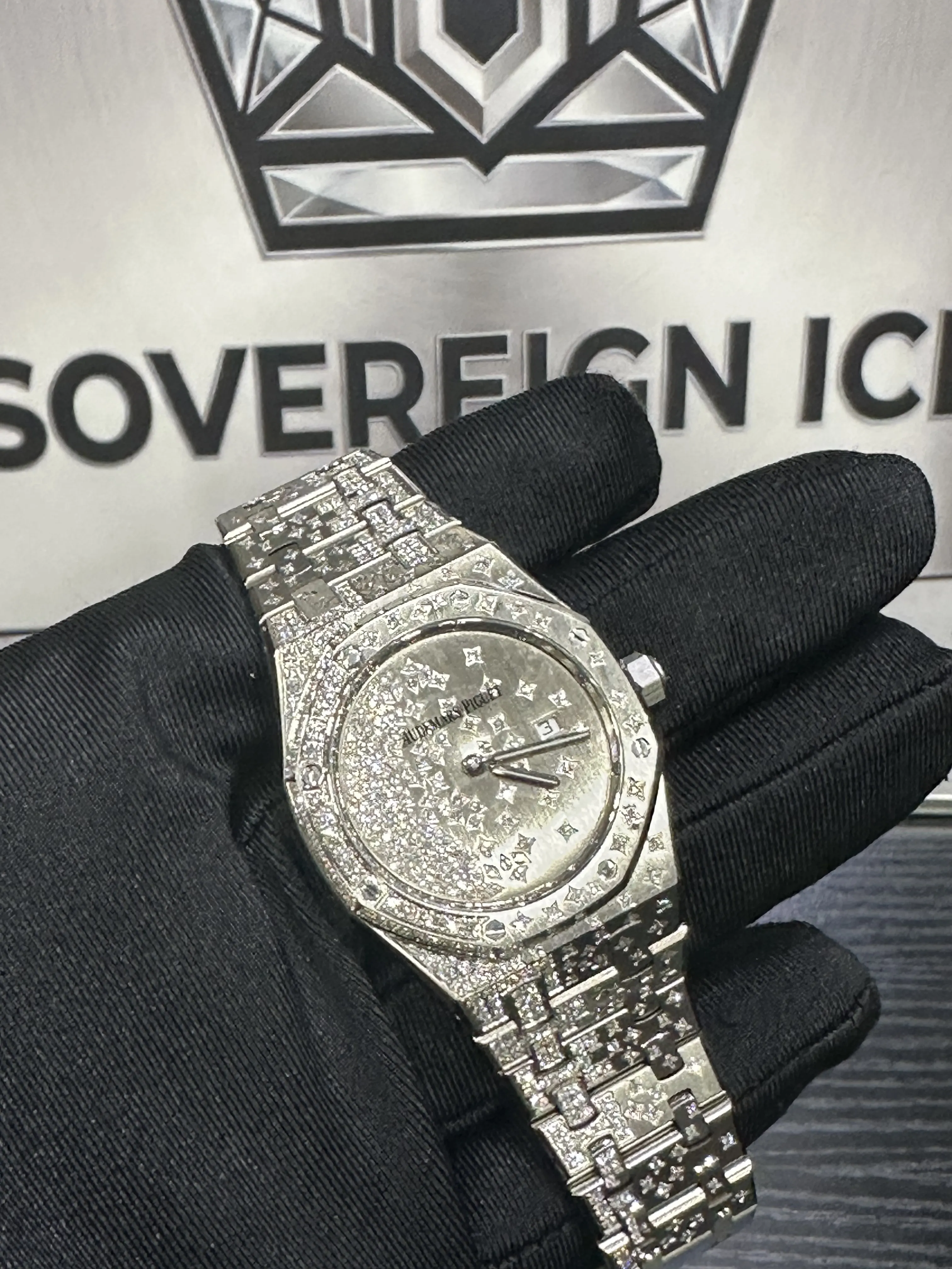 Audemars Piguet Royal Oak (VVS lab-grown diamond watch) D2700018598