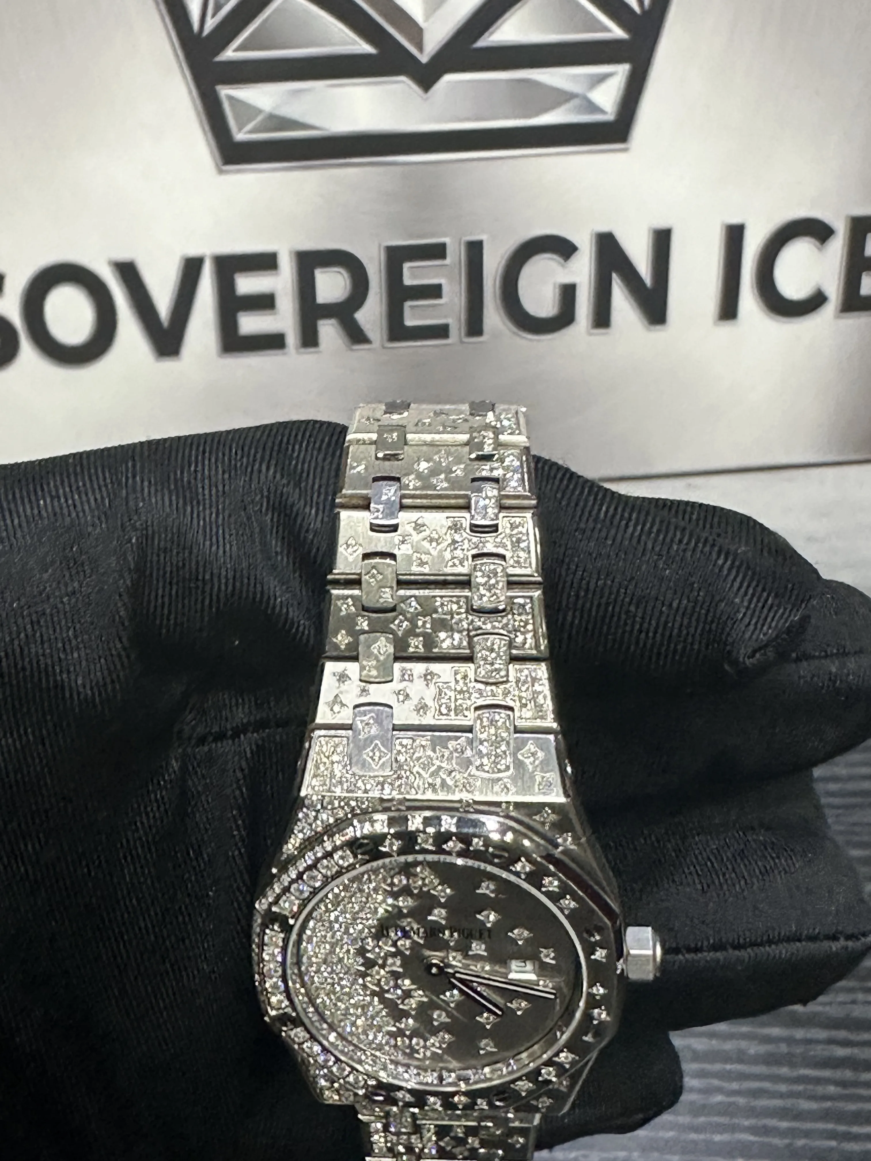 Audemars Piguet Royal Oak (VVS lab-grown diamond watch) D2700018598 — view 3