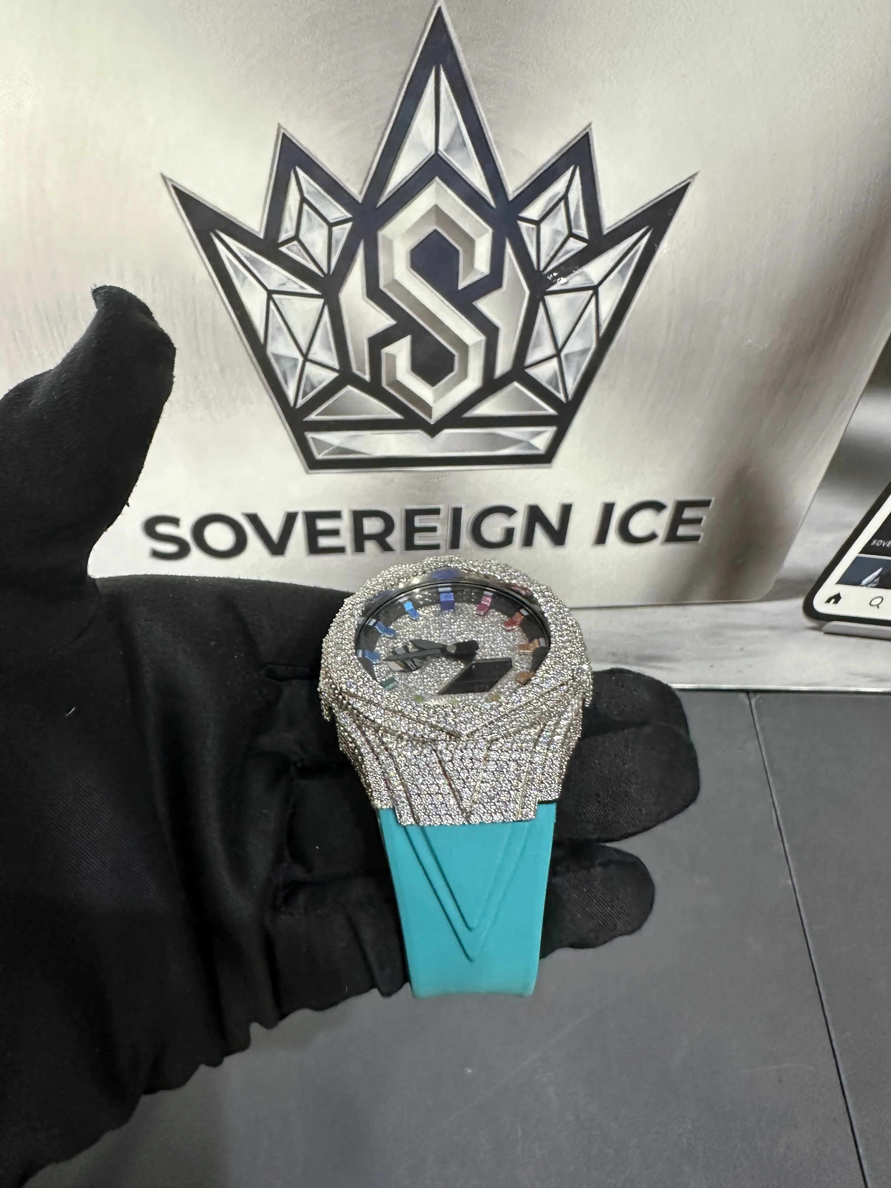 SOVEREIGN ICE brand launches a hip-hop style full diamond rainbow marker watch D680018600 — view 4