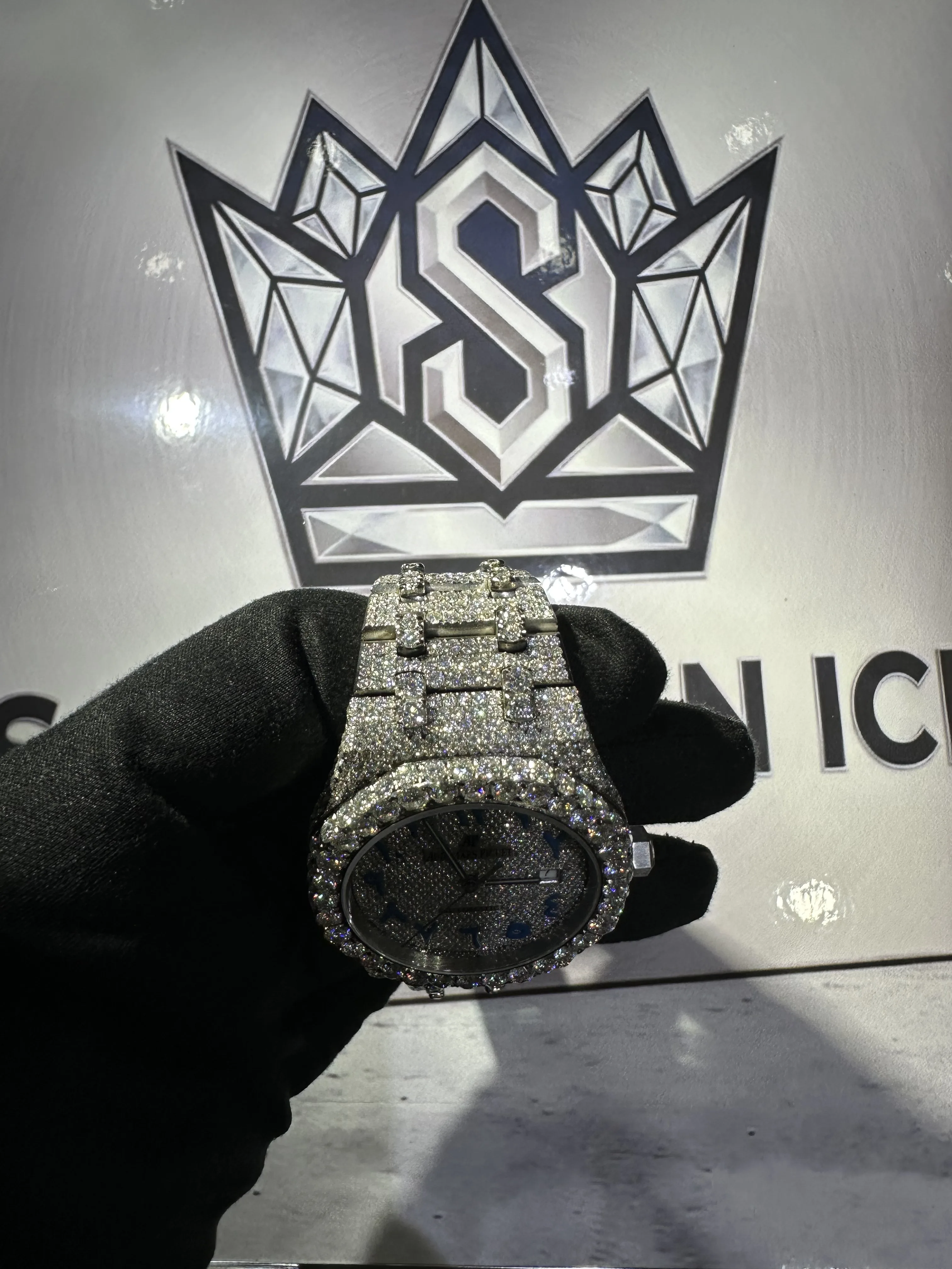 Audemars Piguet VVS Moissanite Watch with Blue Arabic Numeral Hour Markers D900018610 — view 4