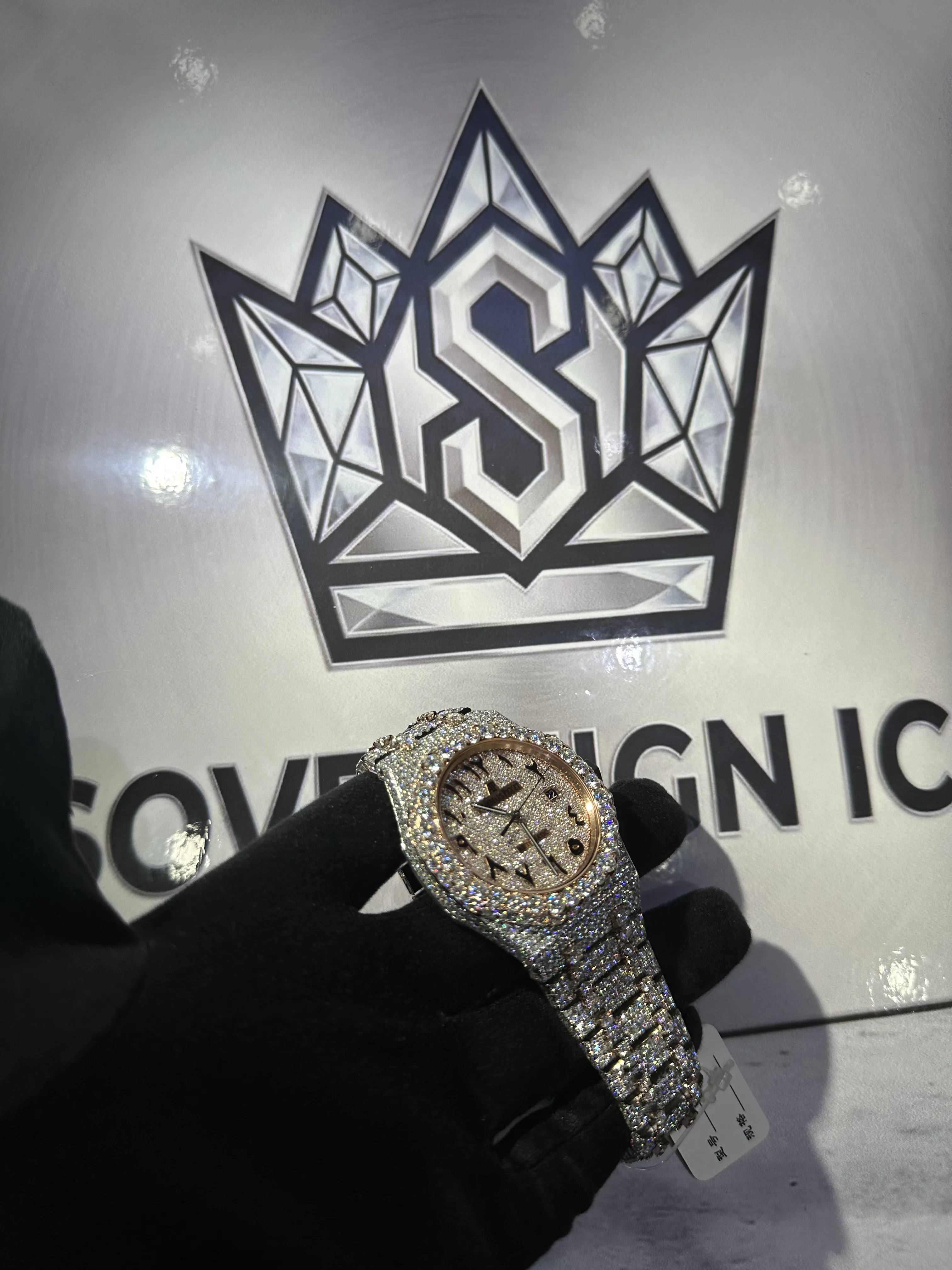Audemars Piguet Classic Roman Collection VVS Moissanite Watch D950018611 — view 2