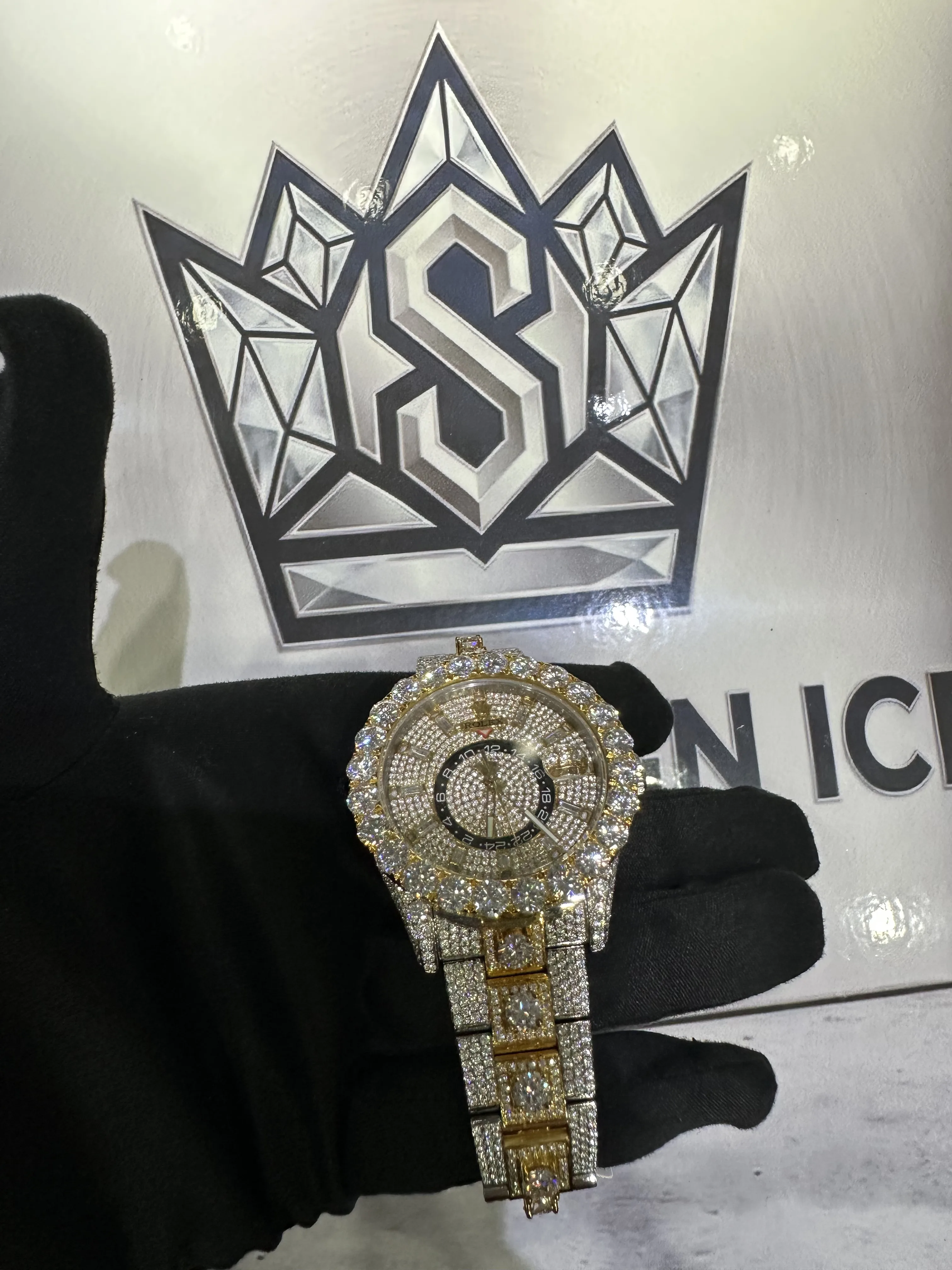 Rolex VVS Moissanite Watch in Gold D990018612 — view 3