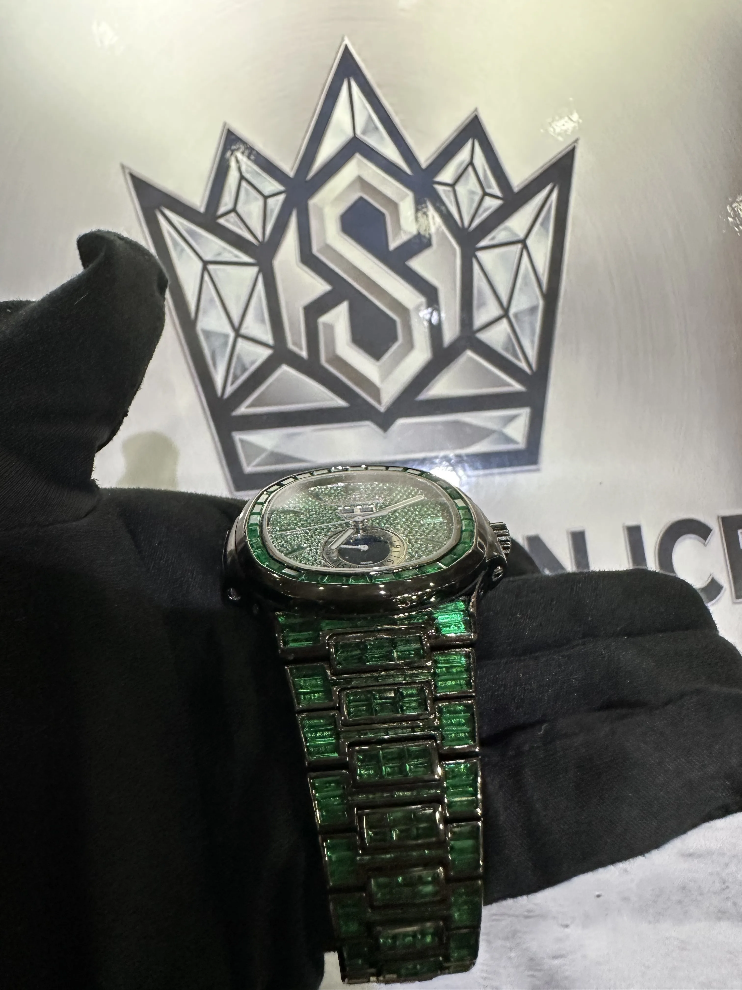 Patek Philippe Green VVS Moissanite Gold Watch D1500018613 — view 3