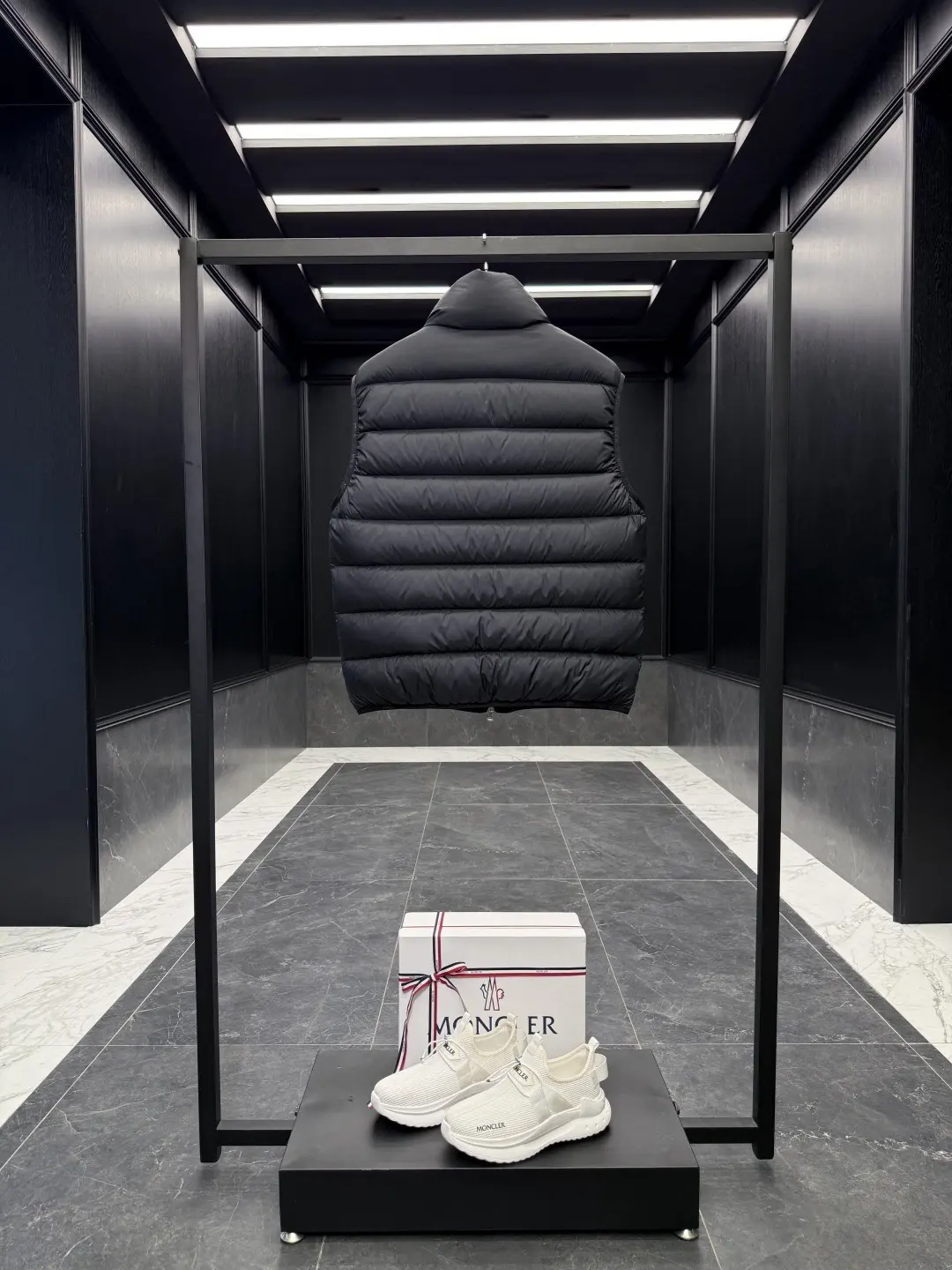 Quilted Down-Filled Puffer Vest D47020839 — view 8