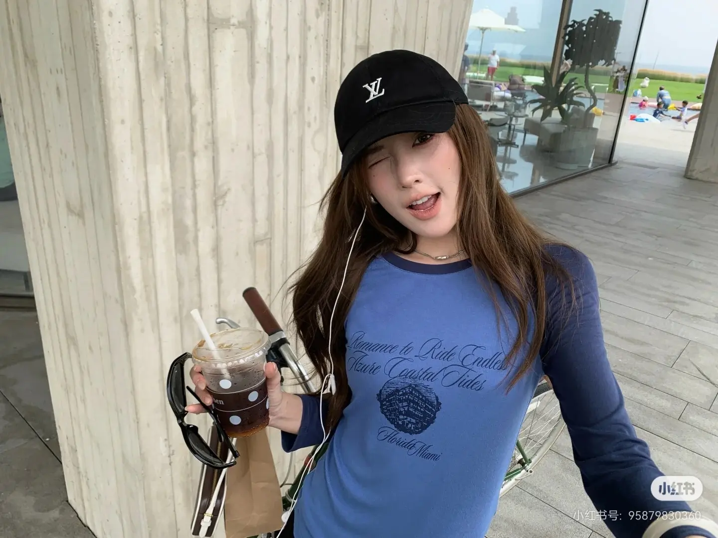 Acne Studios Raglan Sleeve Graphic T-Shirt D13522430 — view 8