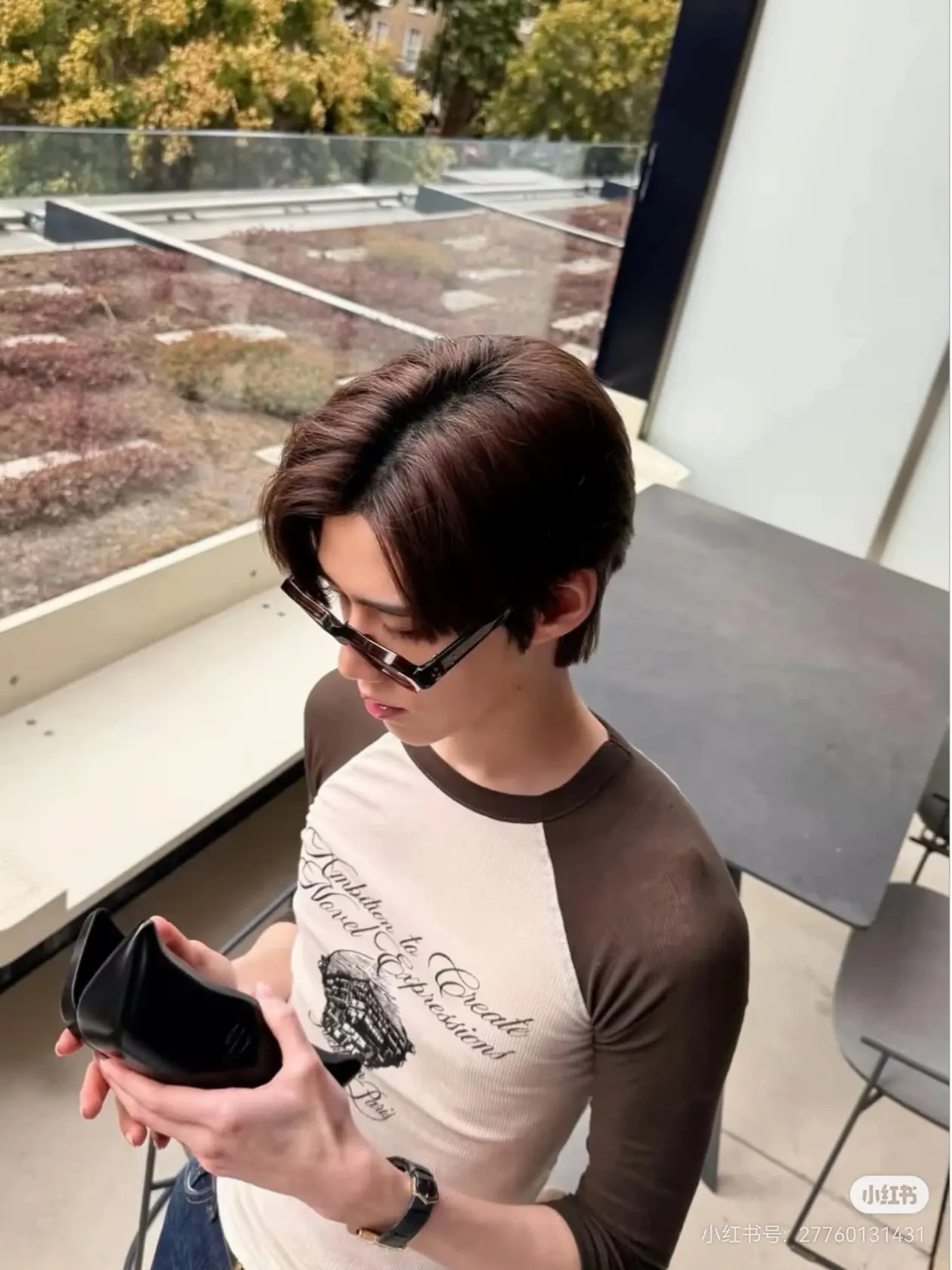 Raglan Sleeve Graphic Slim-Fit T-Shirt D13522417 — view 2
